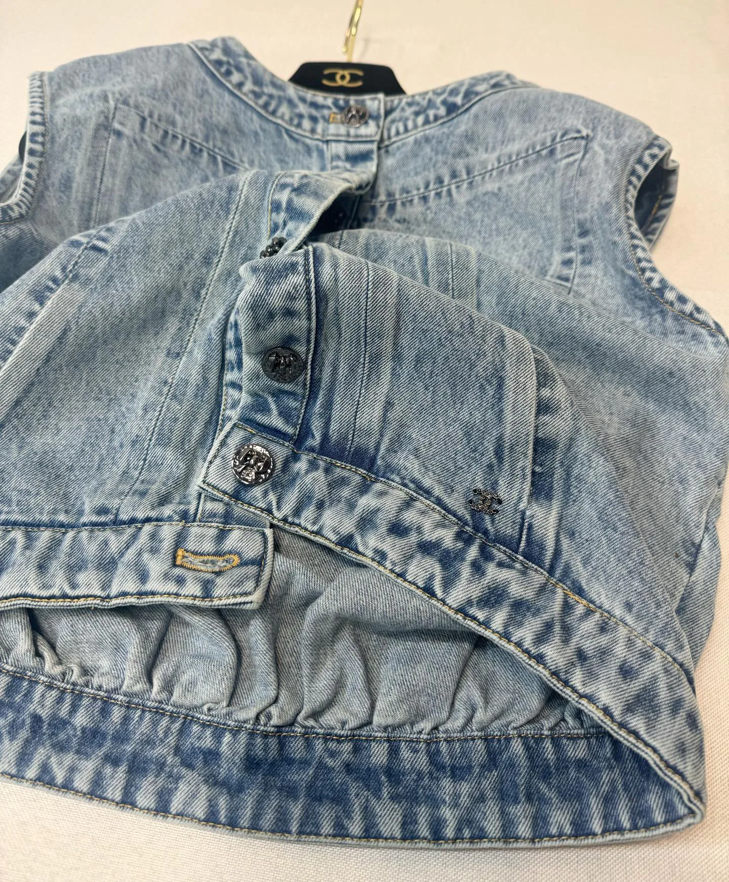 Жилеты Женские Chanel 11901053