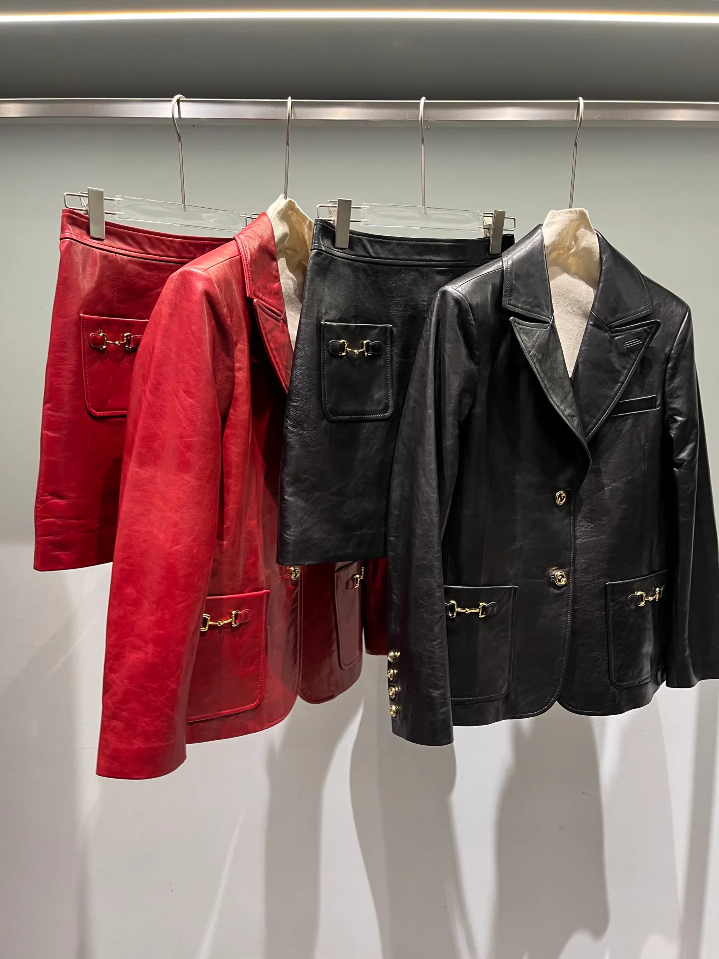 Кожаные Куртки И Дублёнки Женские Gucci 18064727