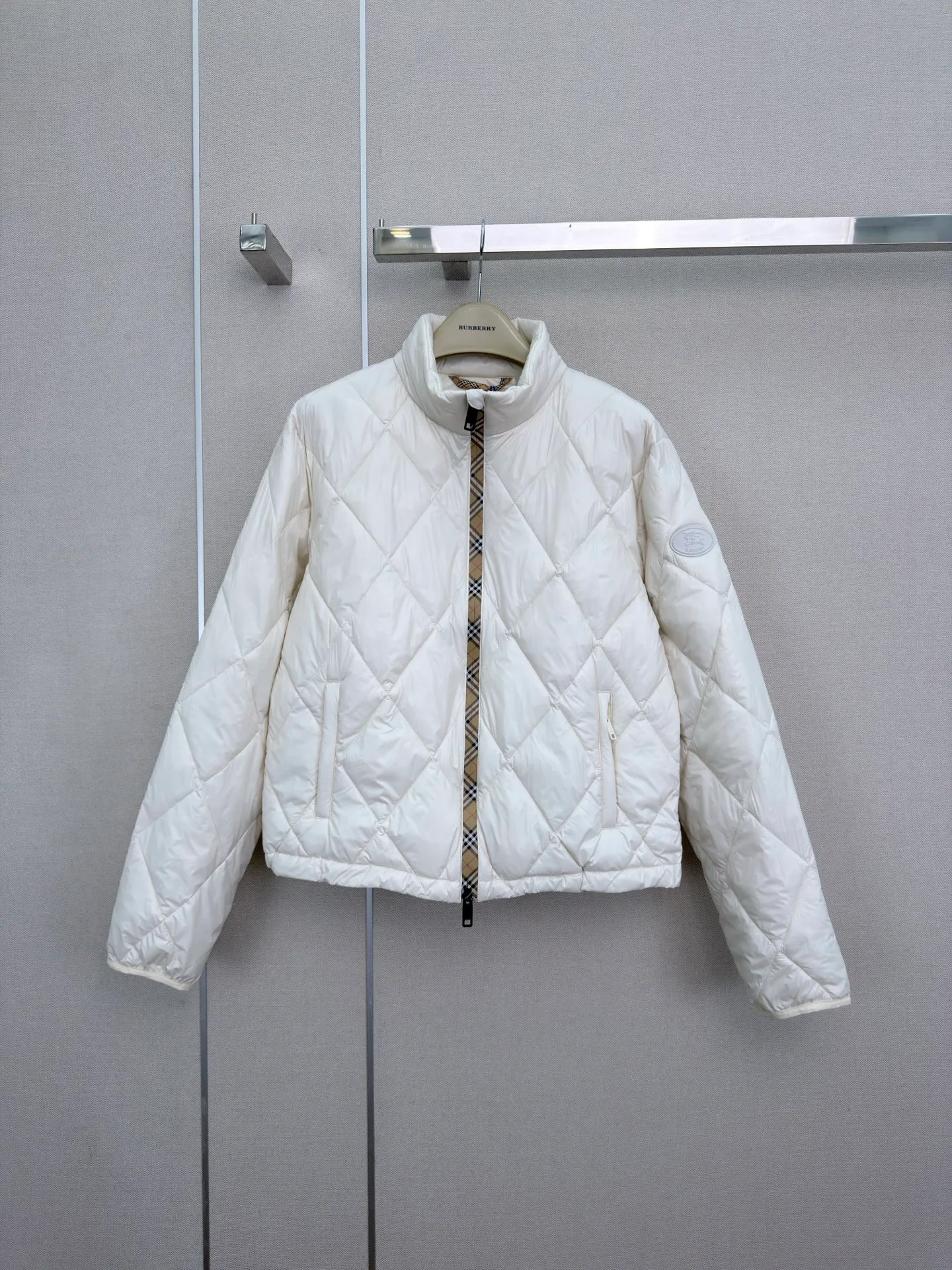 Куртки И Пуховики Женские Burberry 19324513