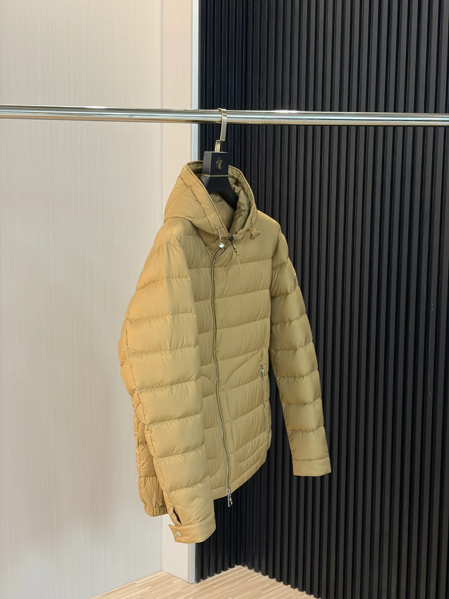 Куртки И Пуховики Женские Moncler 18188489