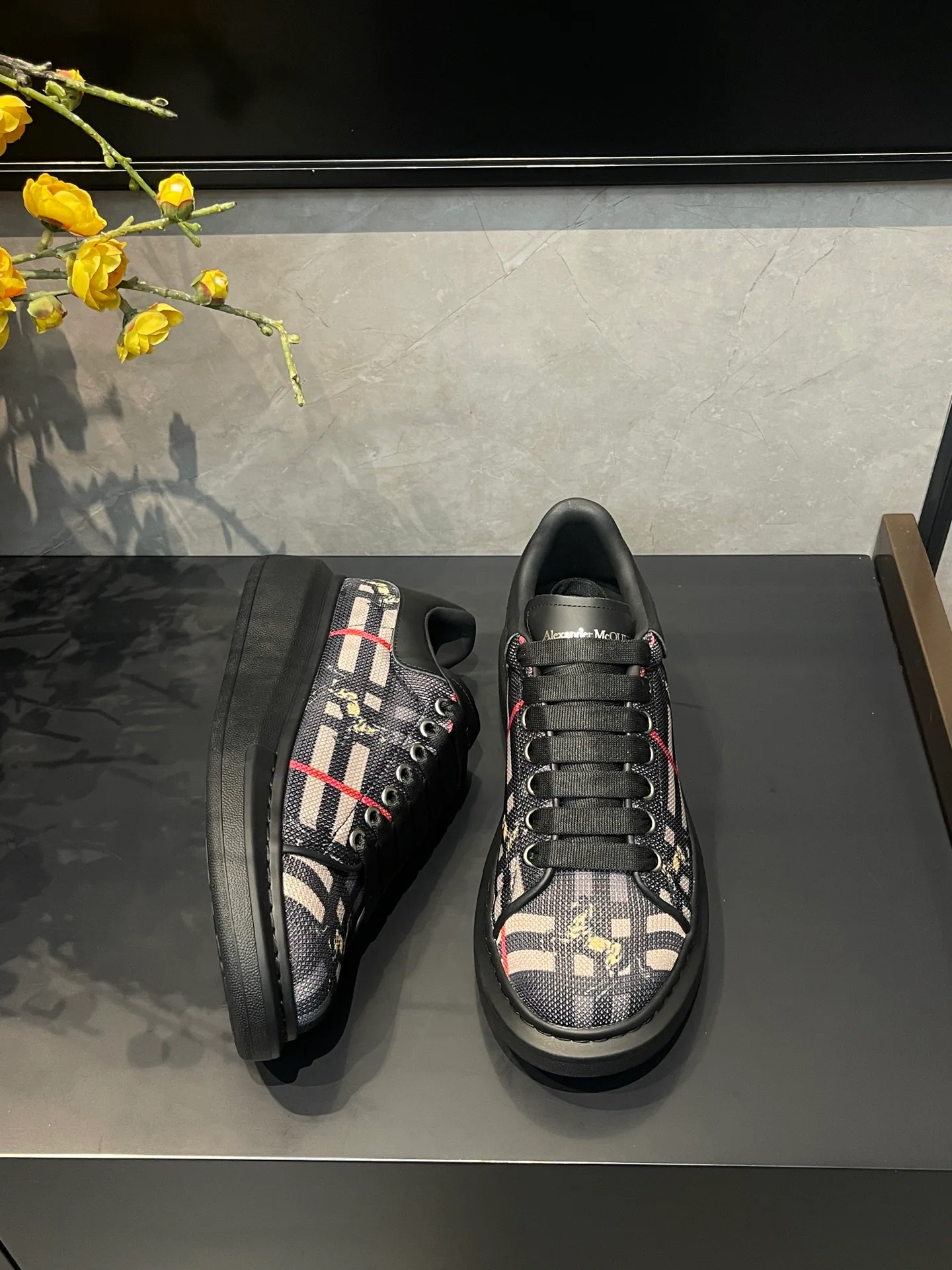 Кроссовки Женские Alexander Mcqueen 18465070