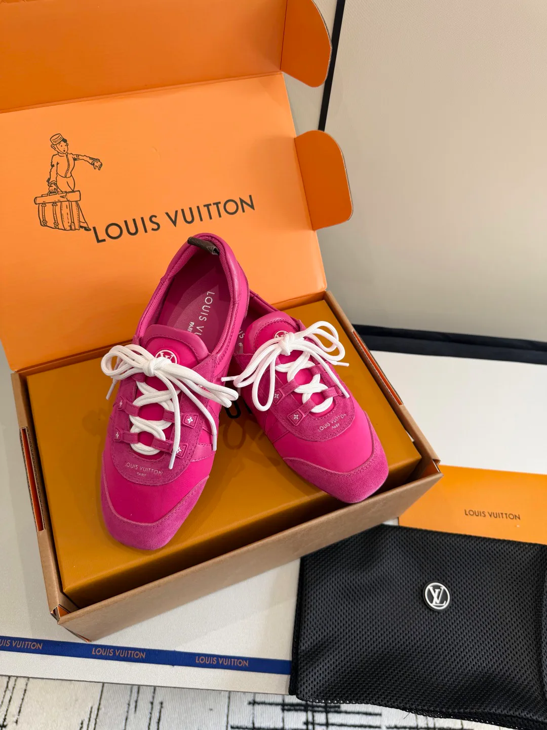 Кроссовки Женские Louis Vuitton 1450981
