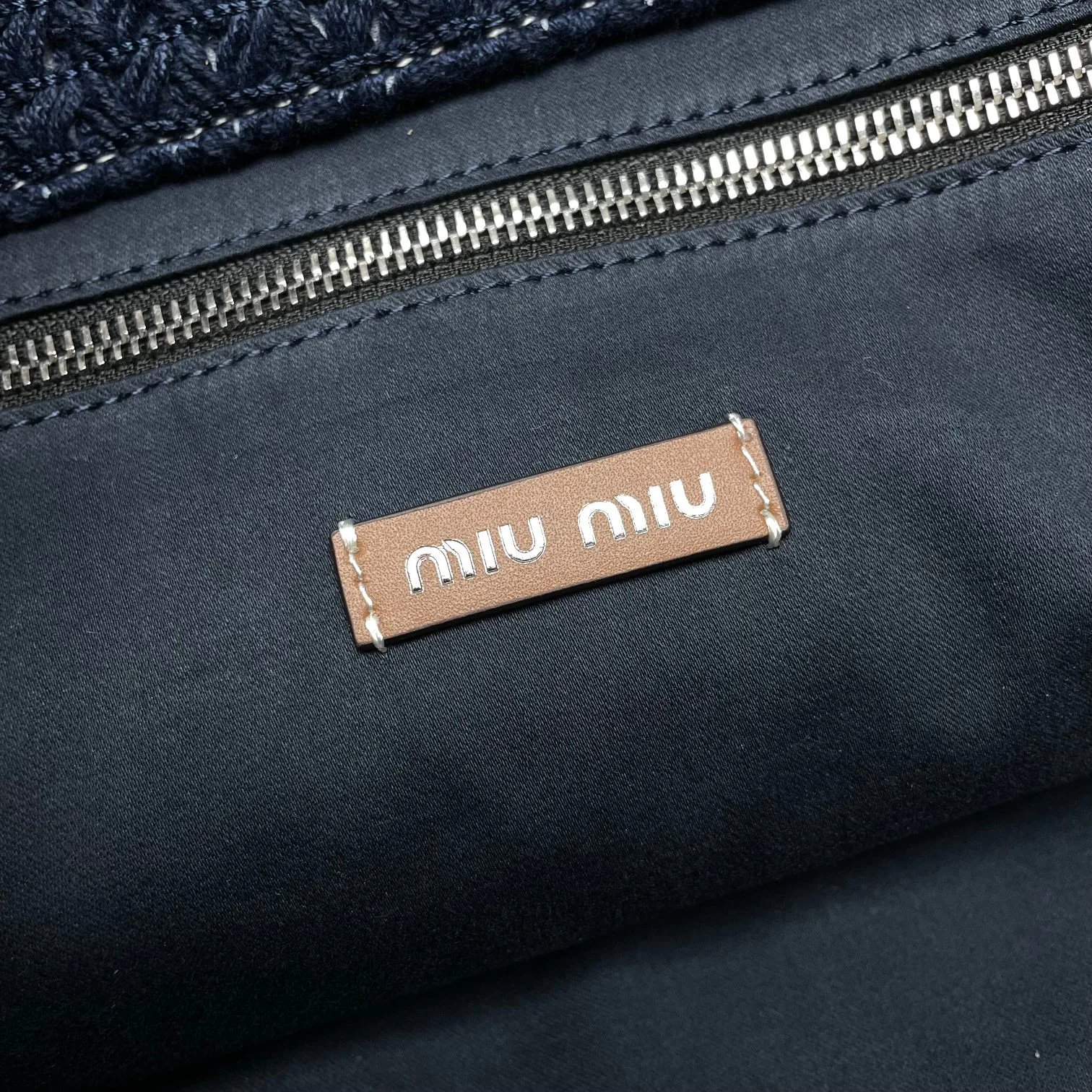 Сумки На Ремне Женские Miu Miu 111360