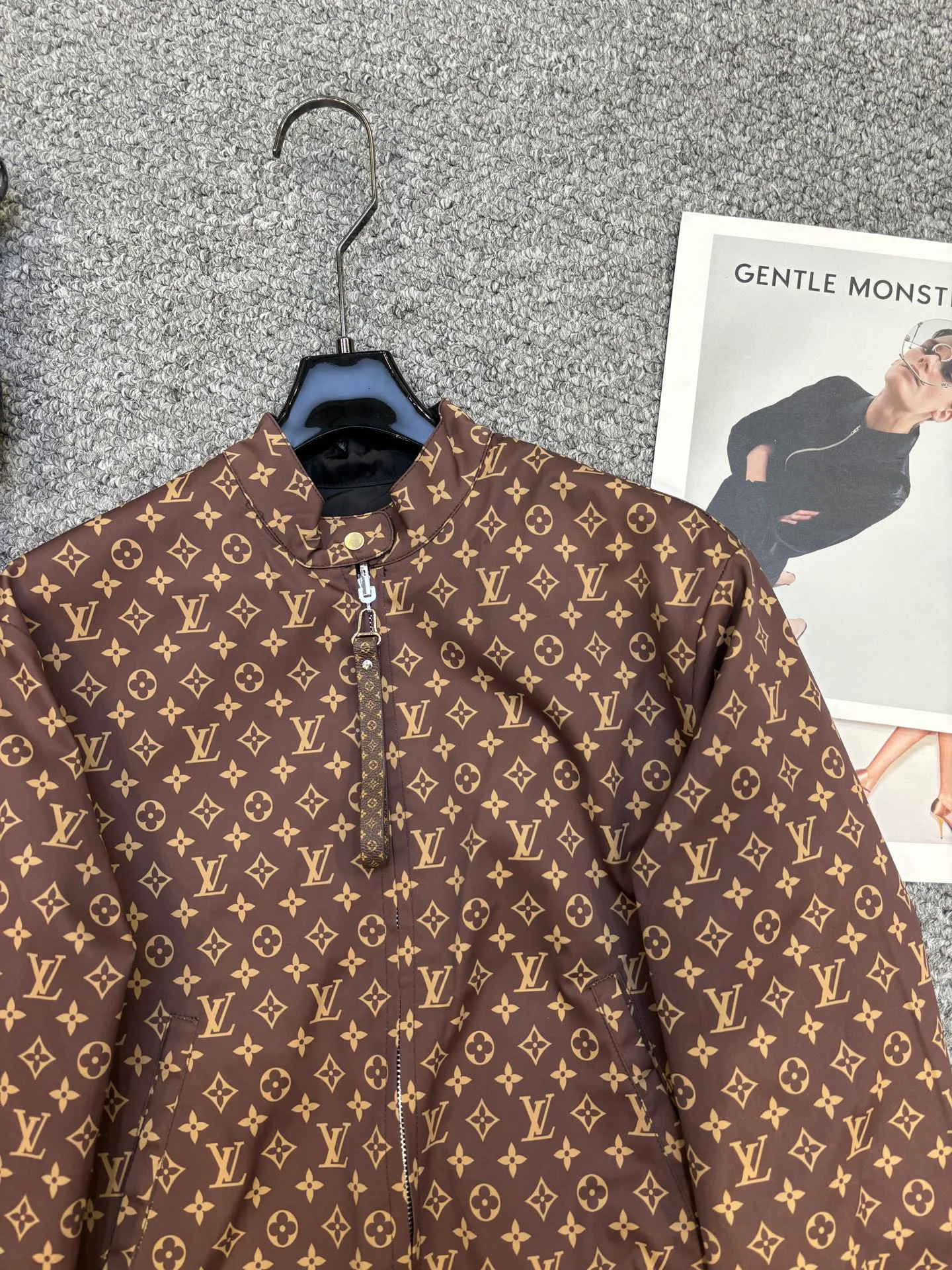 Куртки И Пуховики Женские Louis Vuitton 17953674