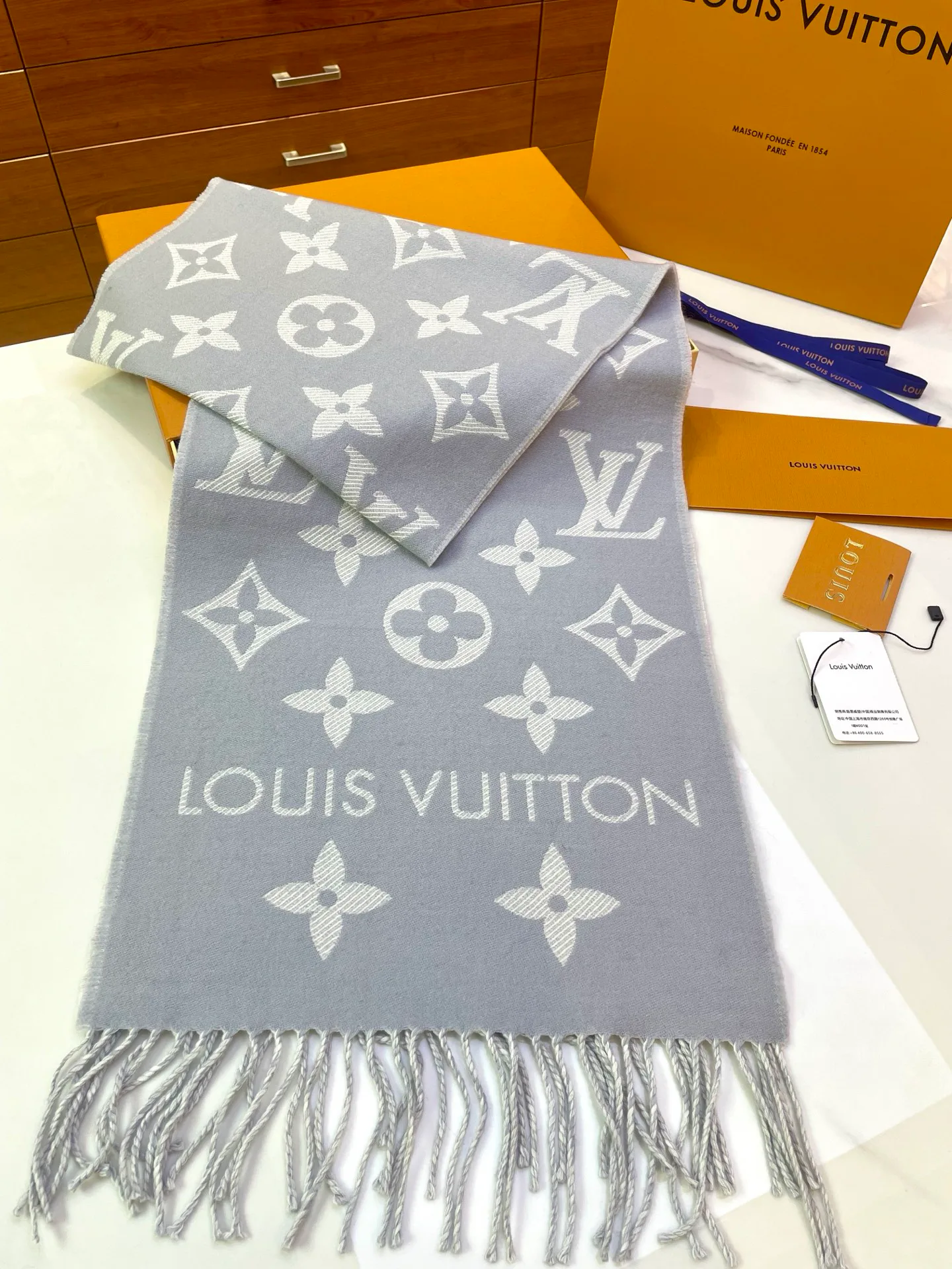Шарфы Louis Vuitton 3881129