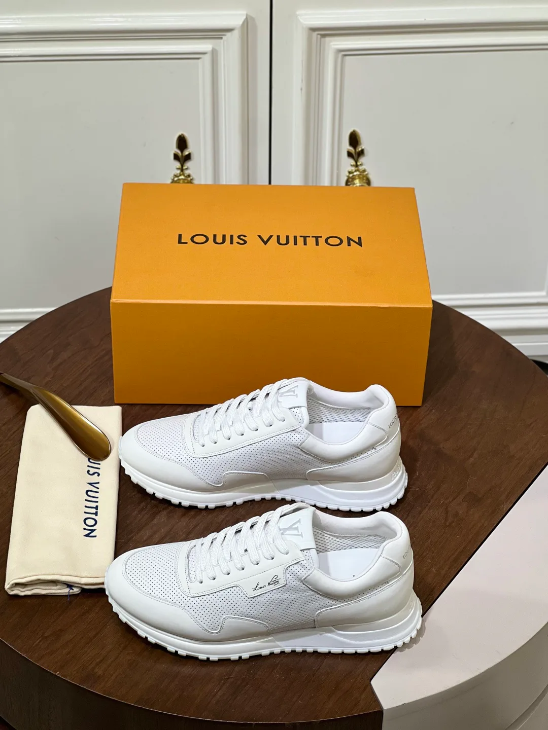 Кроссовки Мужские Louis Vuitton 18039350