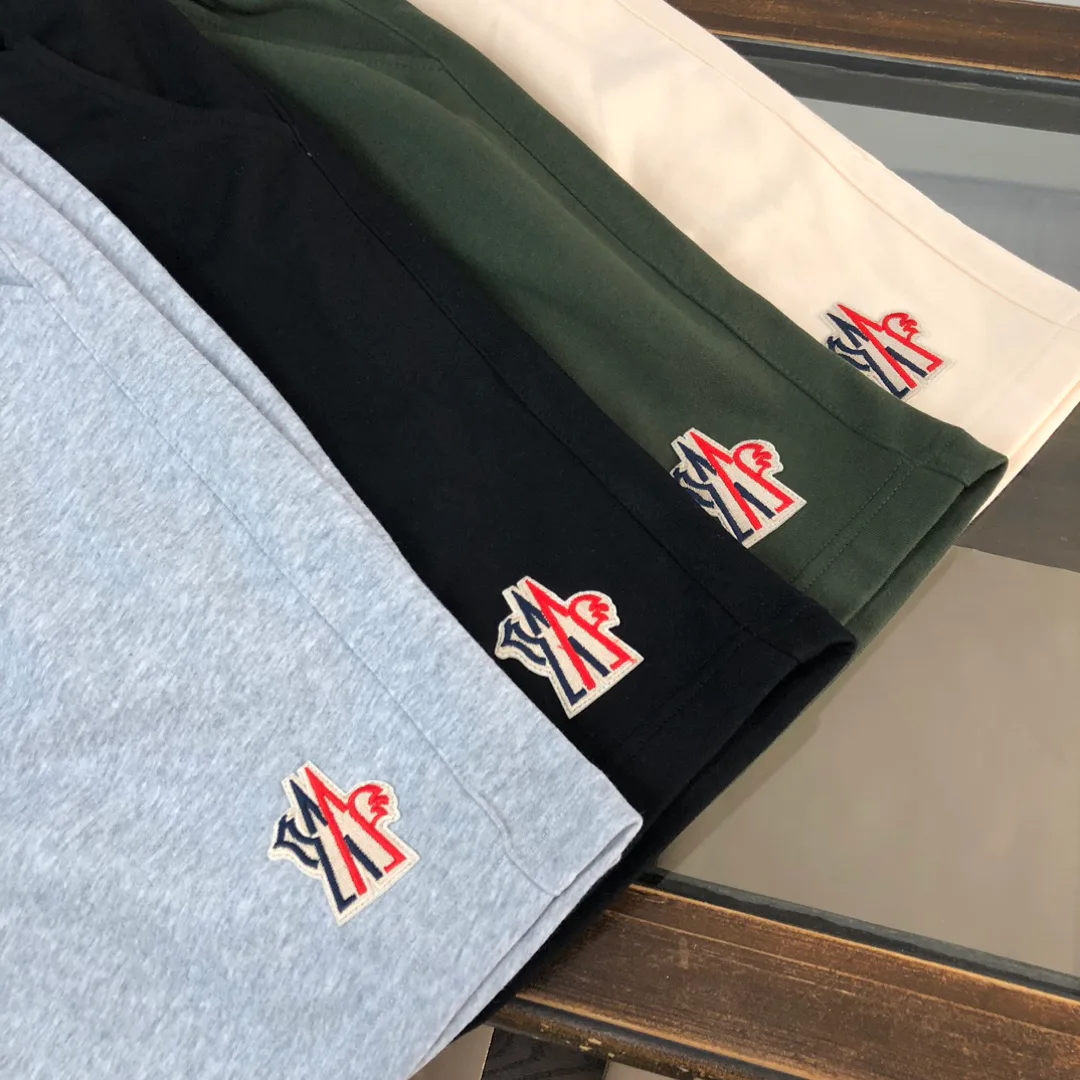 Шорты Женские Moncler 11615939