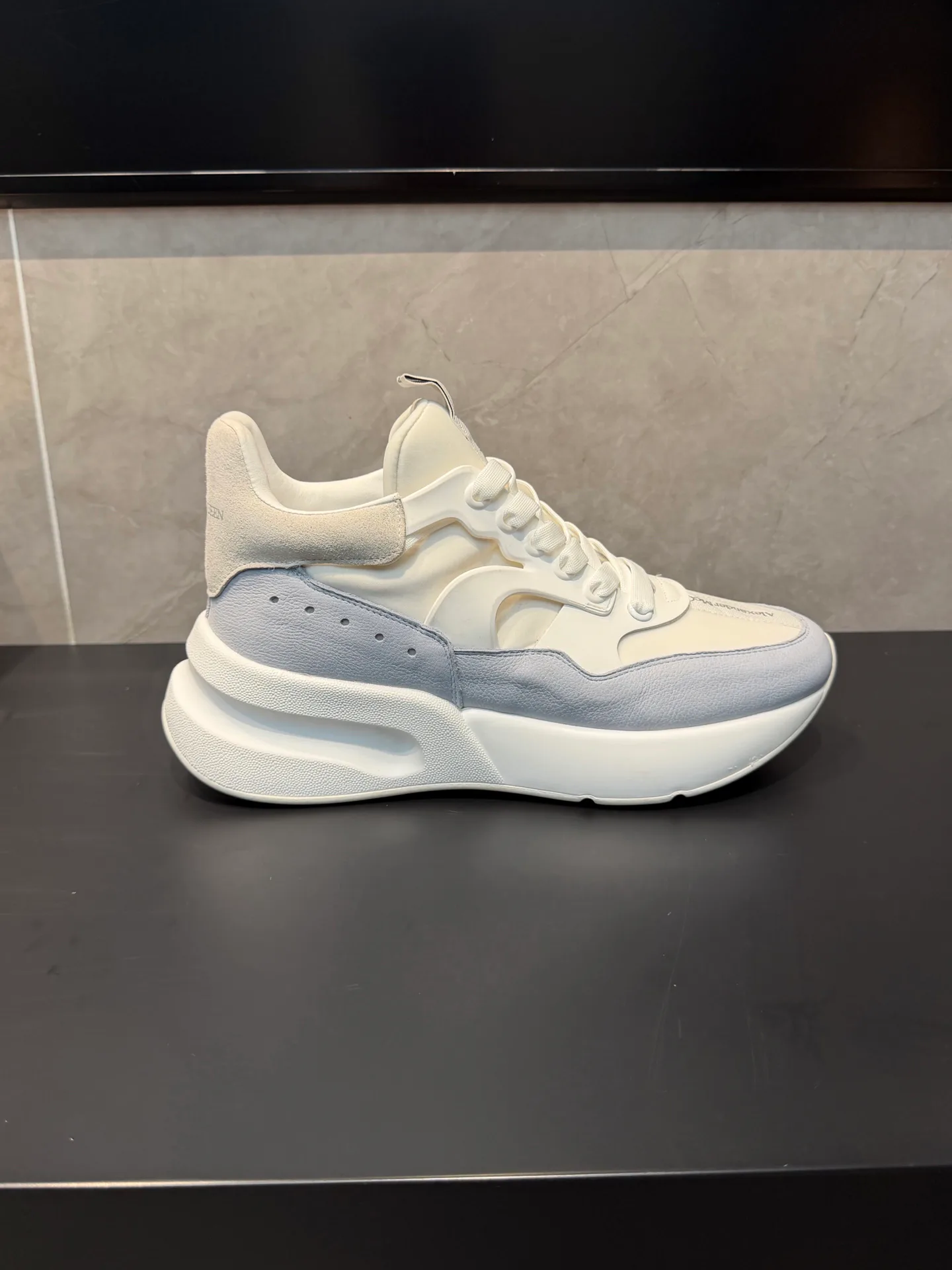Кроссовки Женские Alexander Mcqueen 18363840