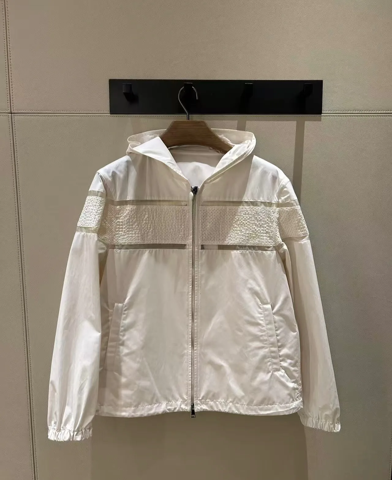 Куртки Женские Moncler Куртки Женские Moncler