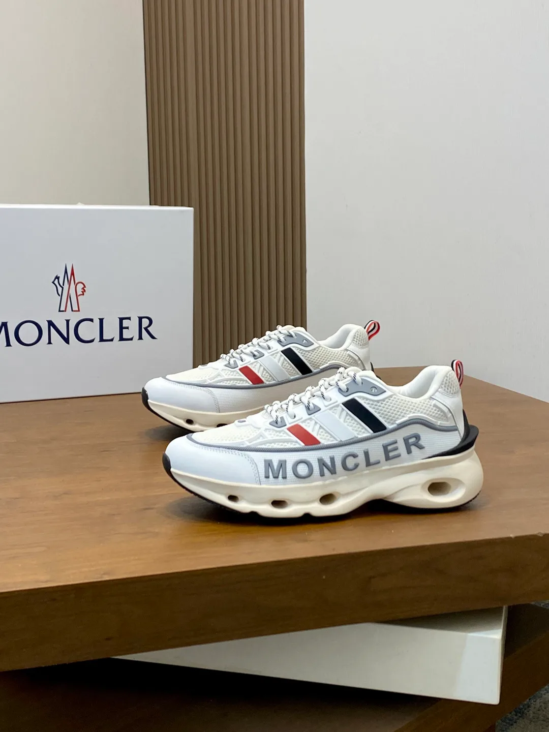 Кроссовки Мужские Moncler 18079001