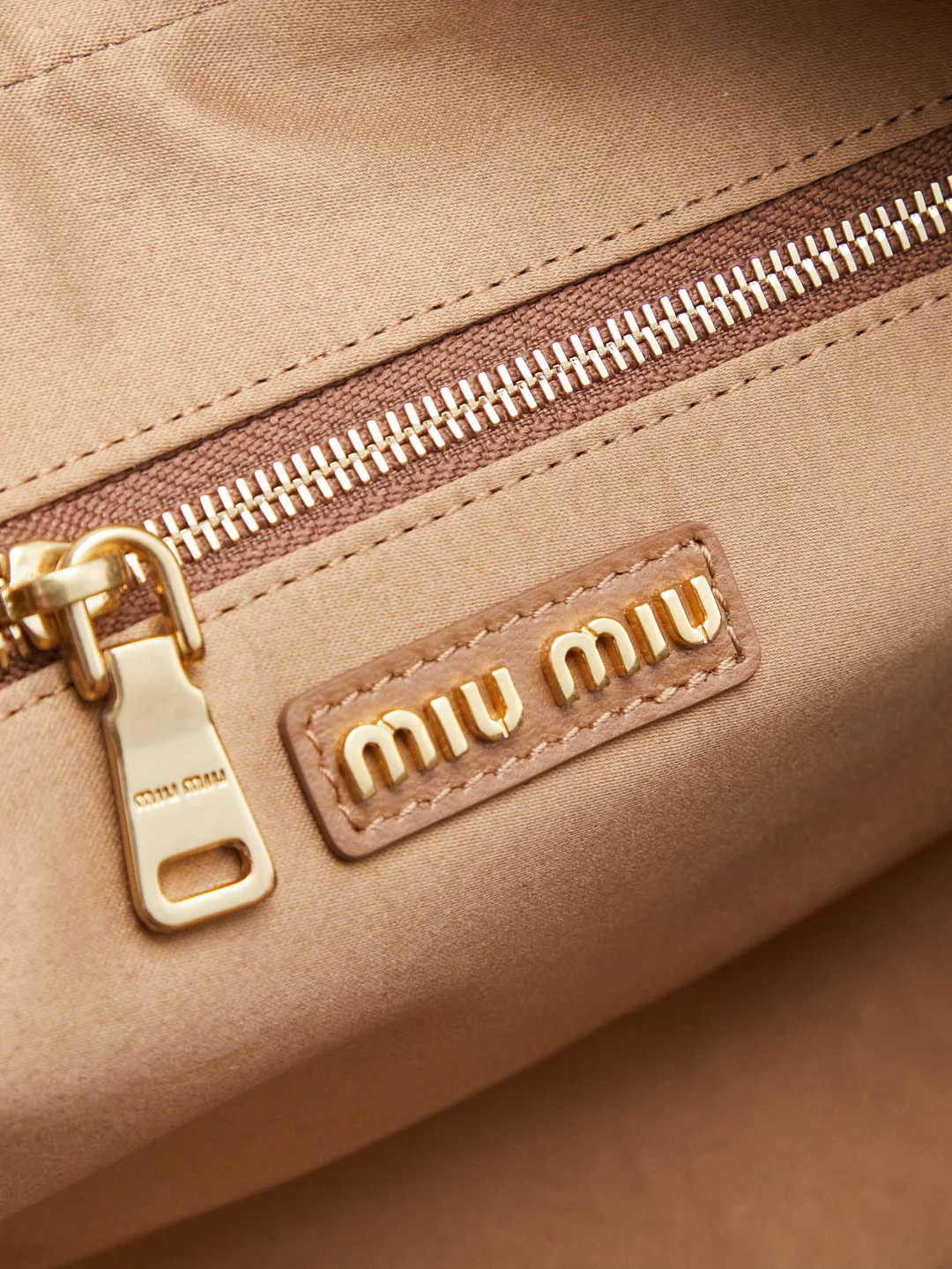 Классические Сумки Женские Miu Miu 11402761