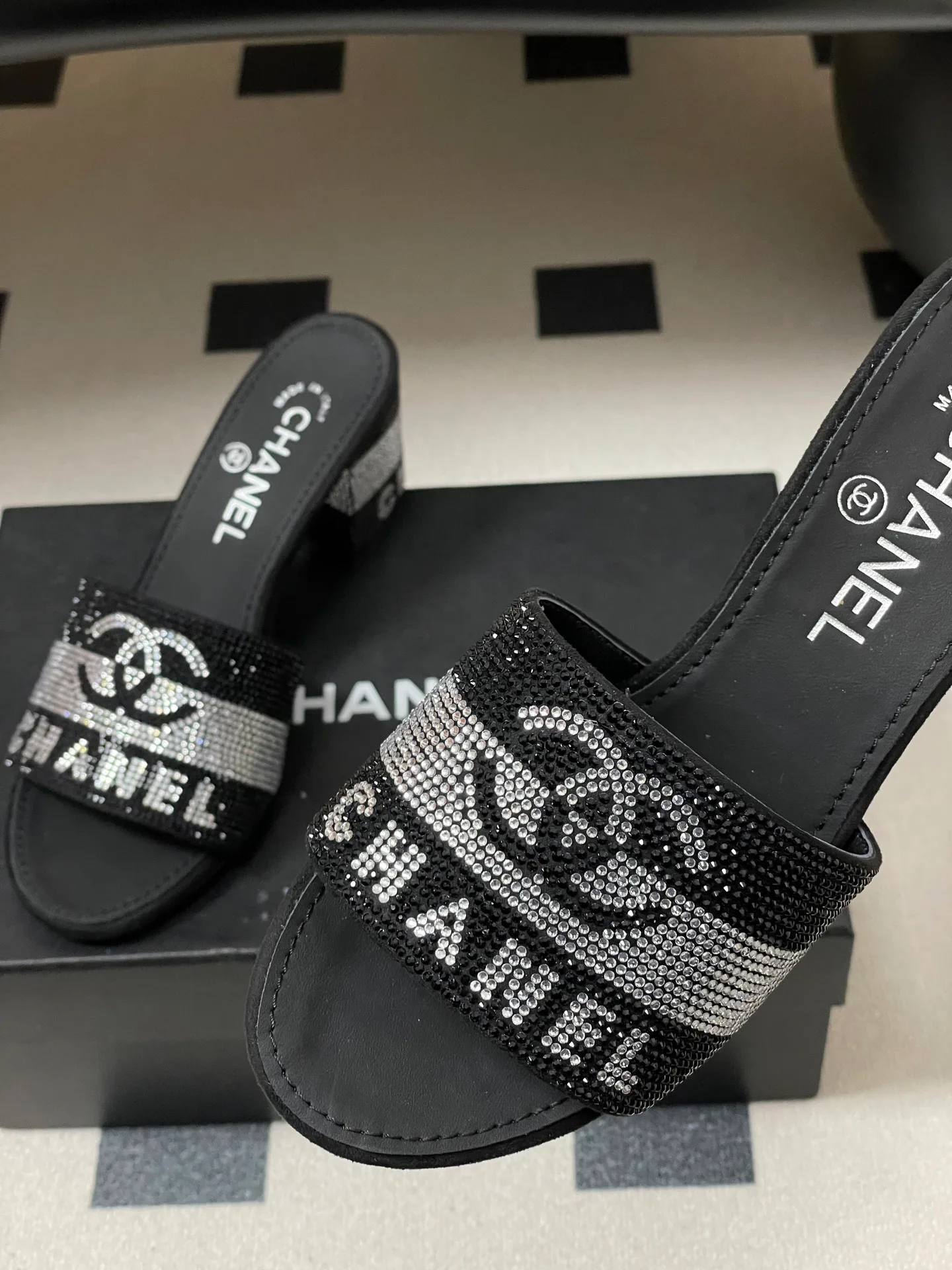 Шлепанцы Женские Chanel 10993962
