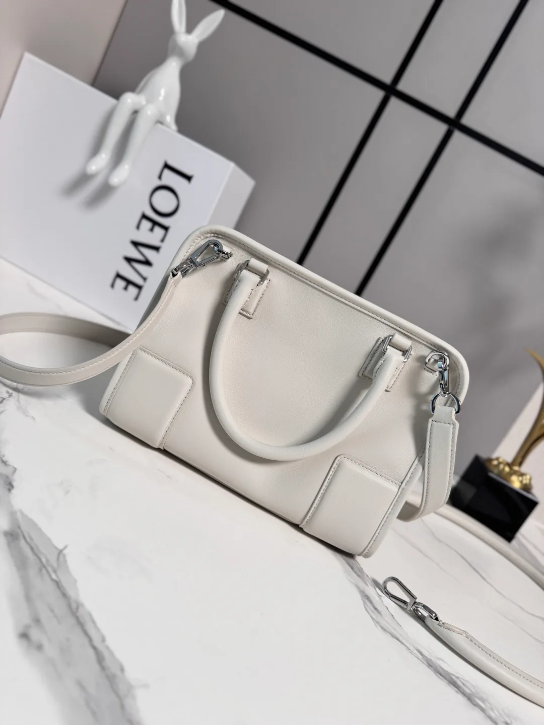 Классические Сумки Женские Loewe 12690194