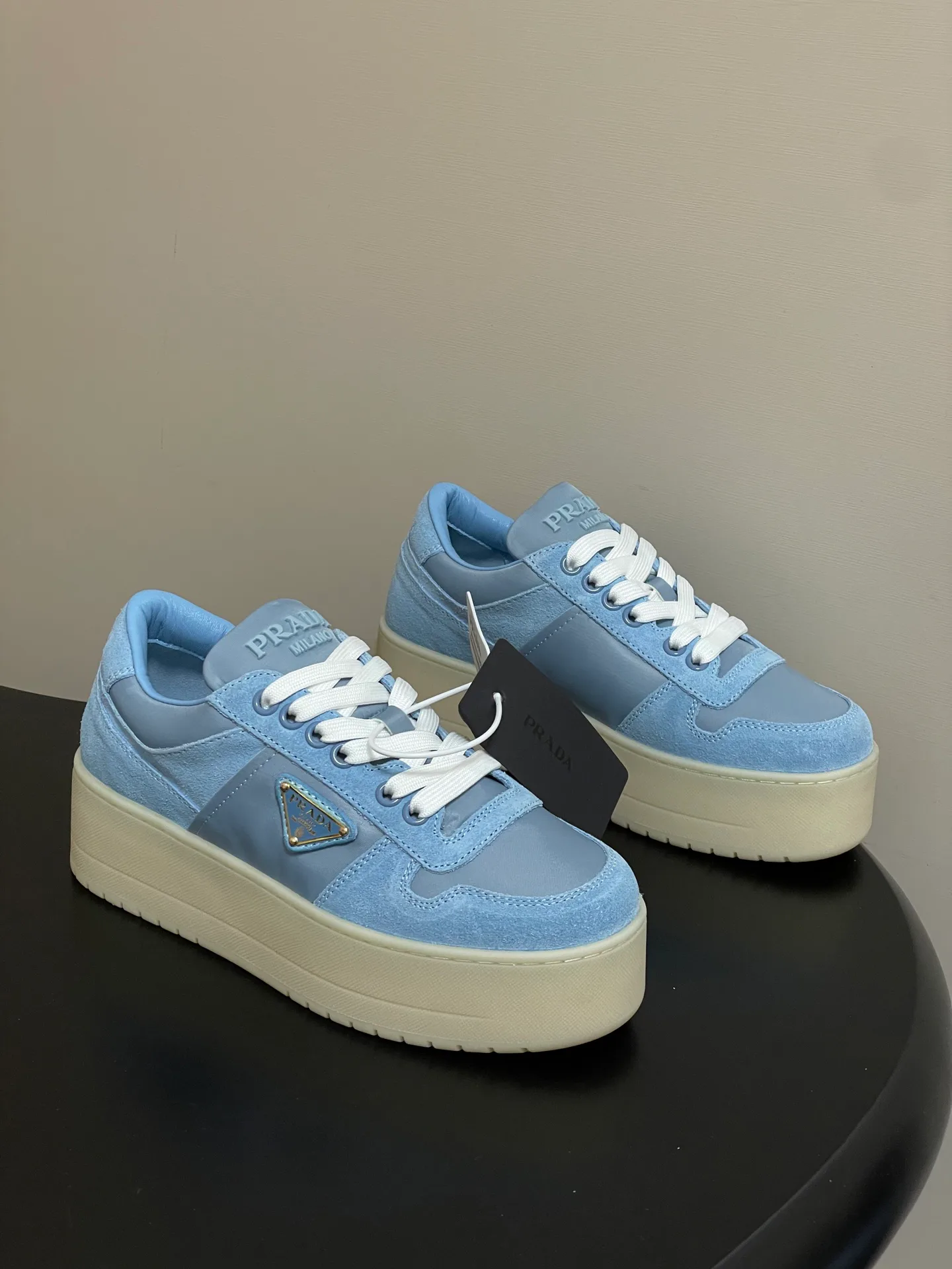 Кроссовки Женские Prada 12810941