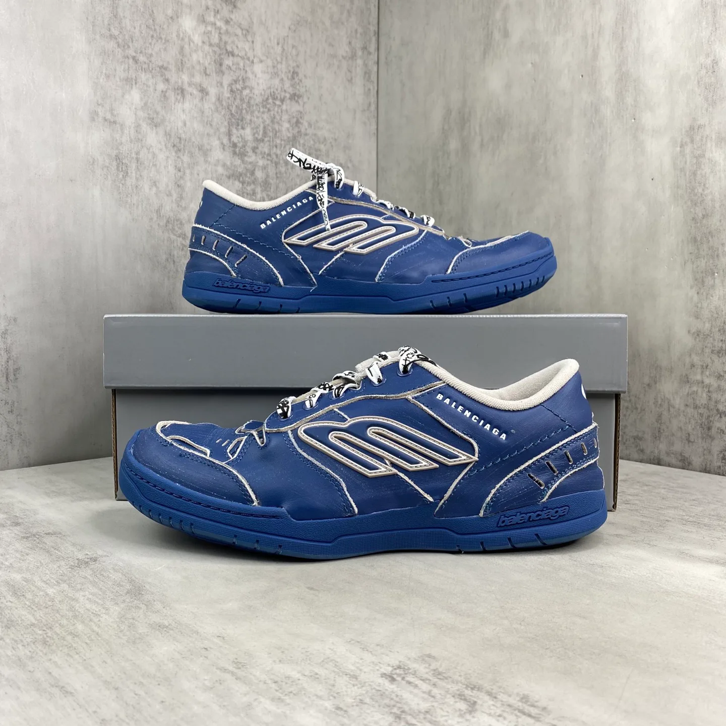 Кроссовки Женские Balenciaga 10247854