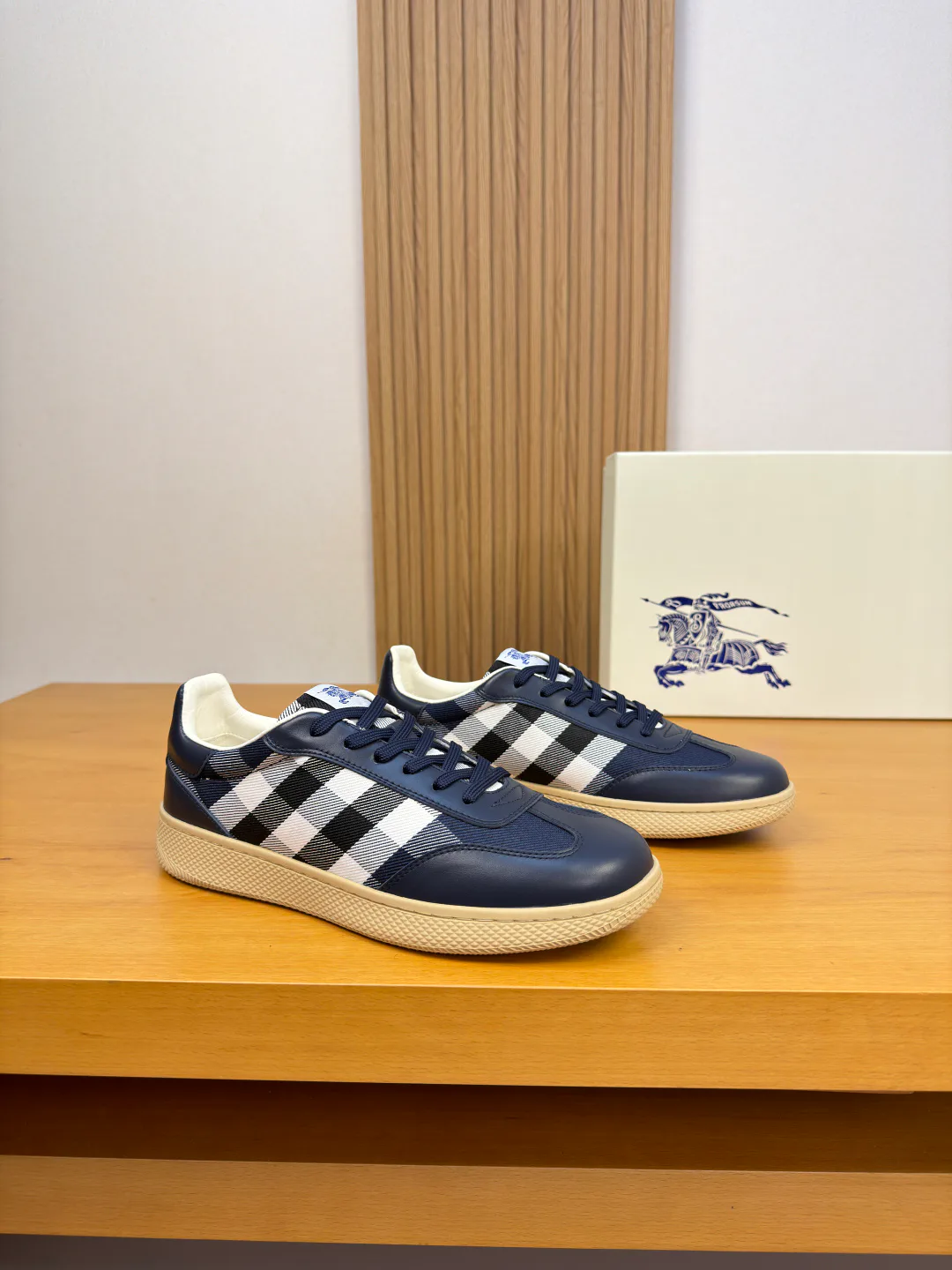 Кроссовки Мужские Burberry 19187009