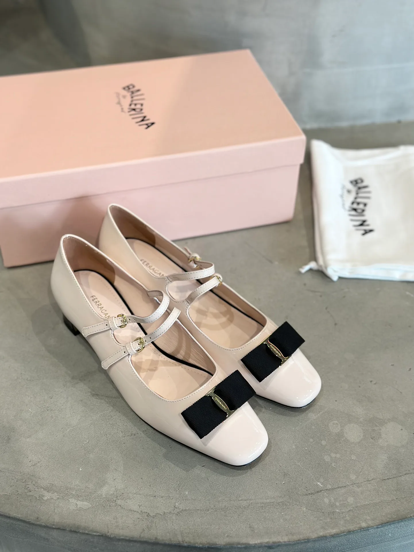 Туфли Женские Salvatore Ferragamo 13368387