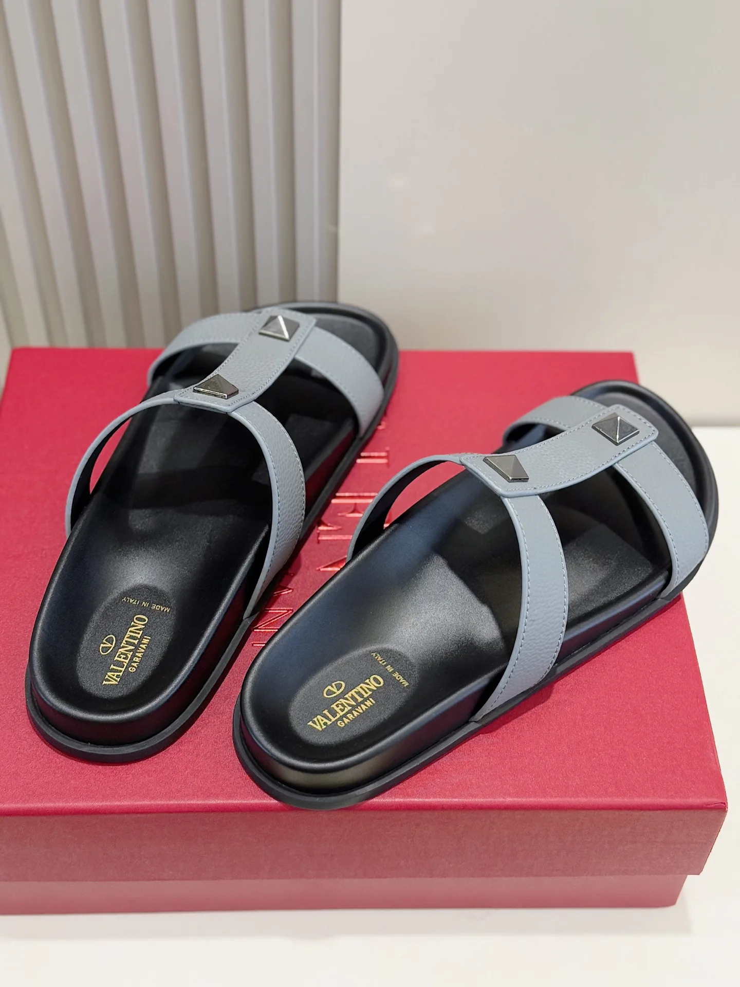 Шлепанцы Мужские Valentino 12174