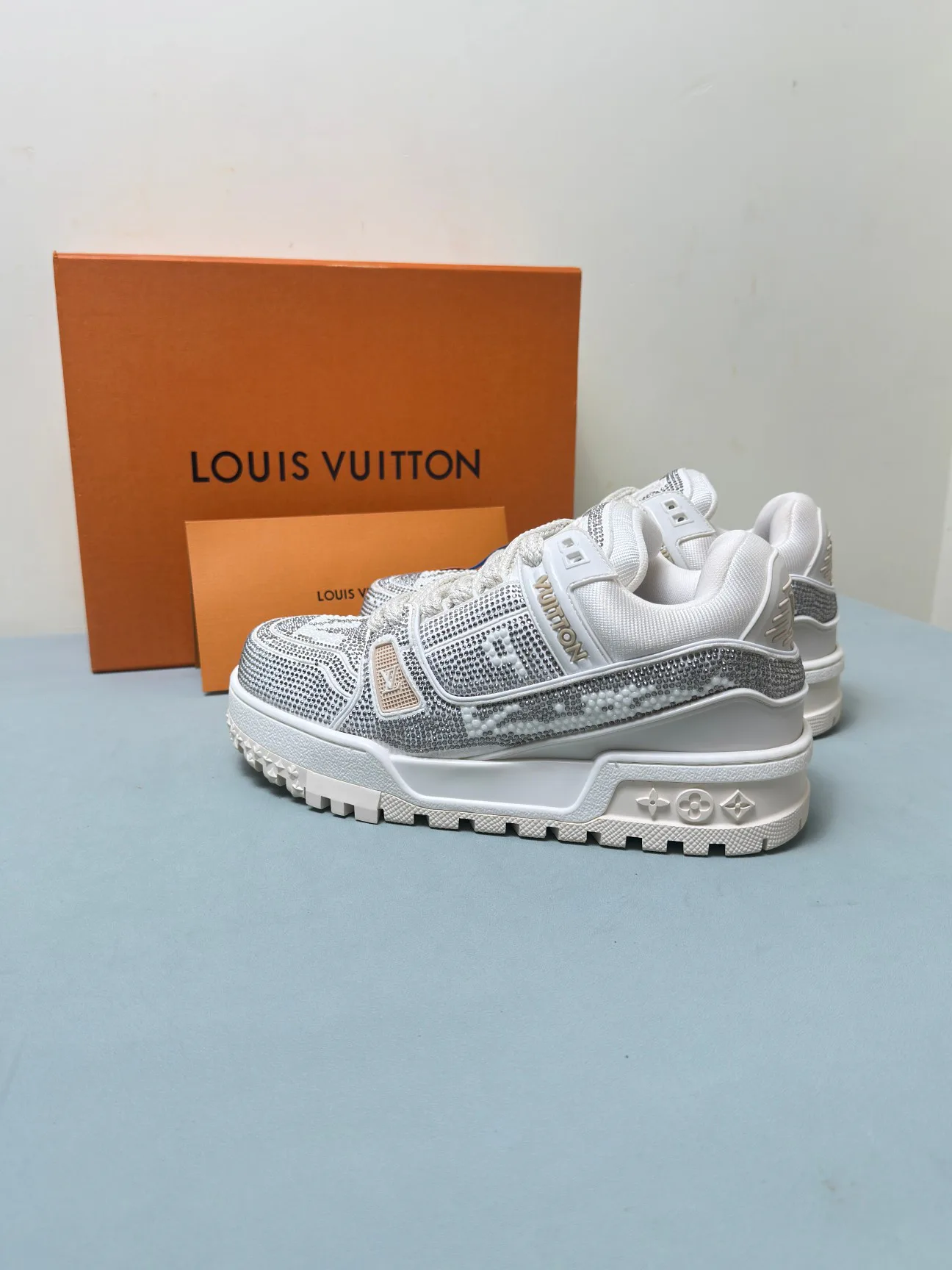 Кроссовки Женские Louis Vuitton 11073644