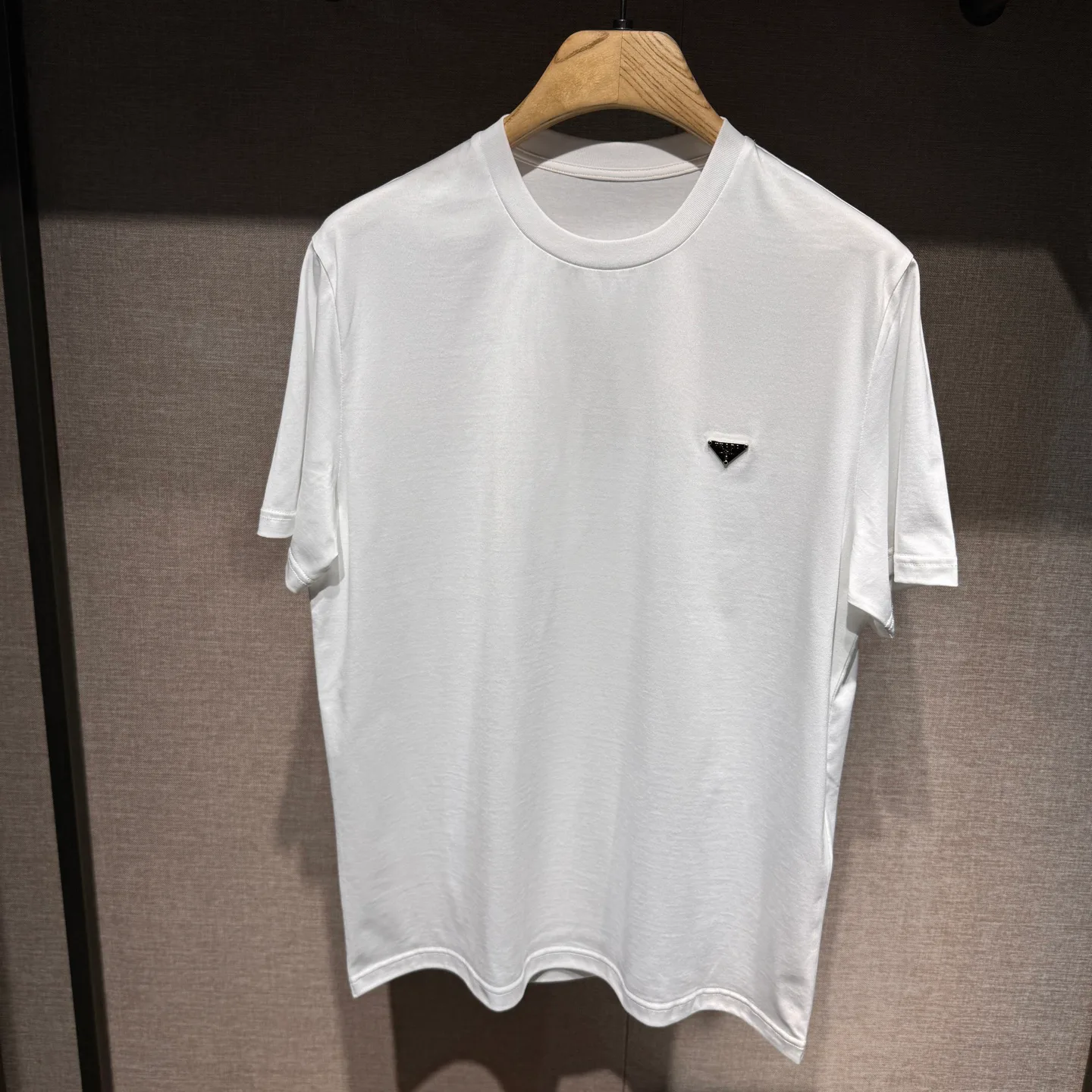 Футболки Женские Prada 13479690