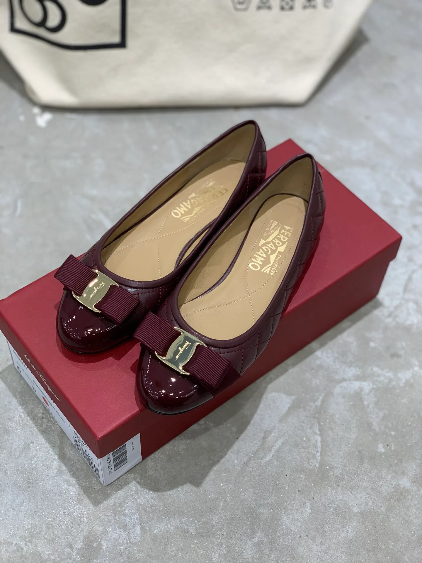 Балетки Женские Salvatore Ferragamo 17642576