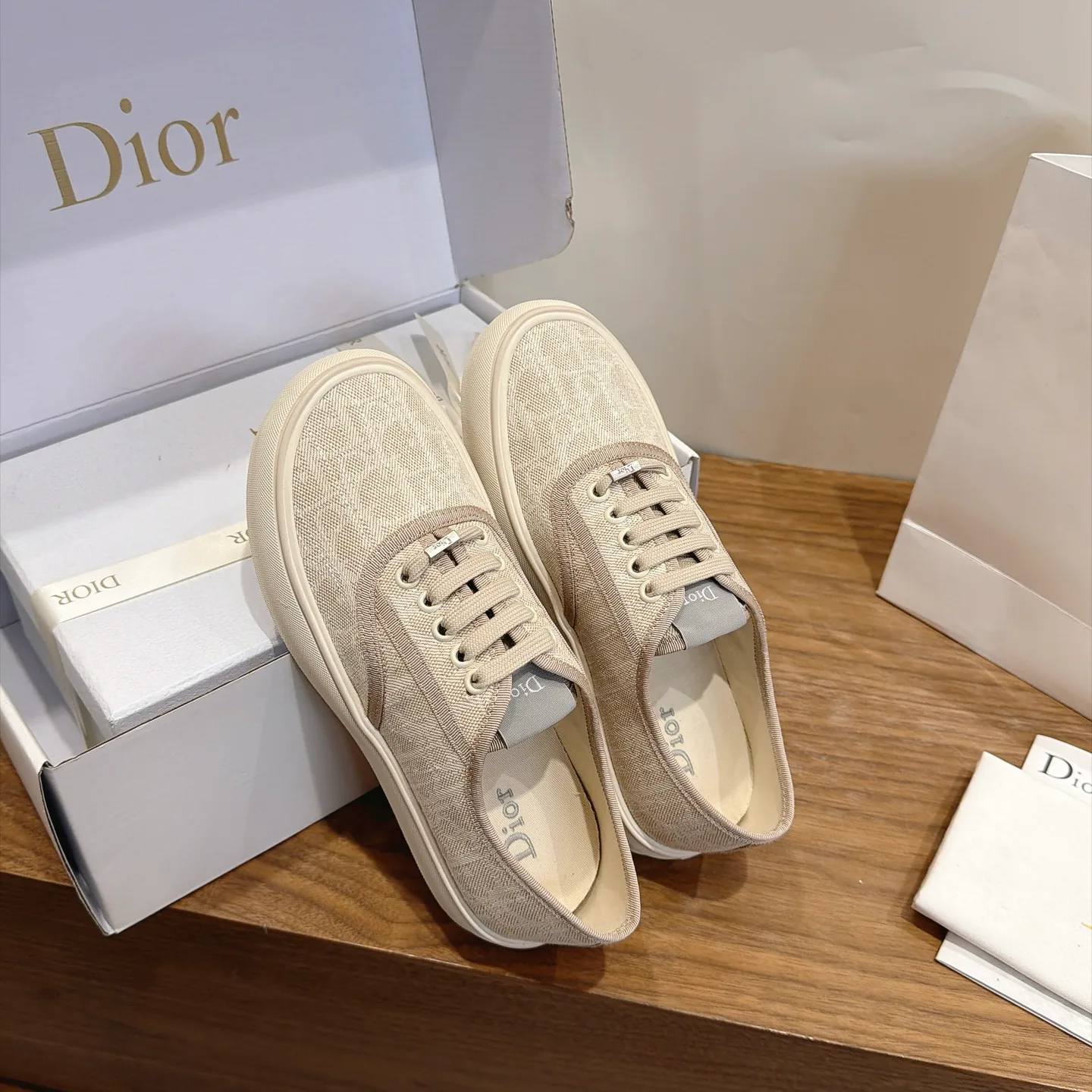 Кроссовки Женские Christian Dior 18034452