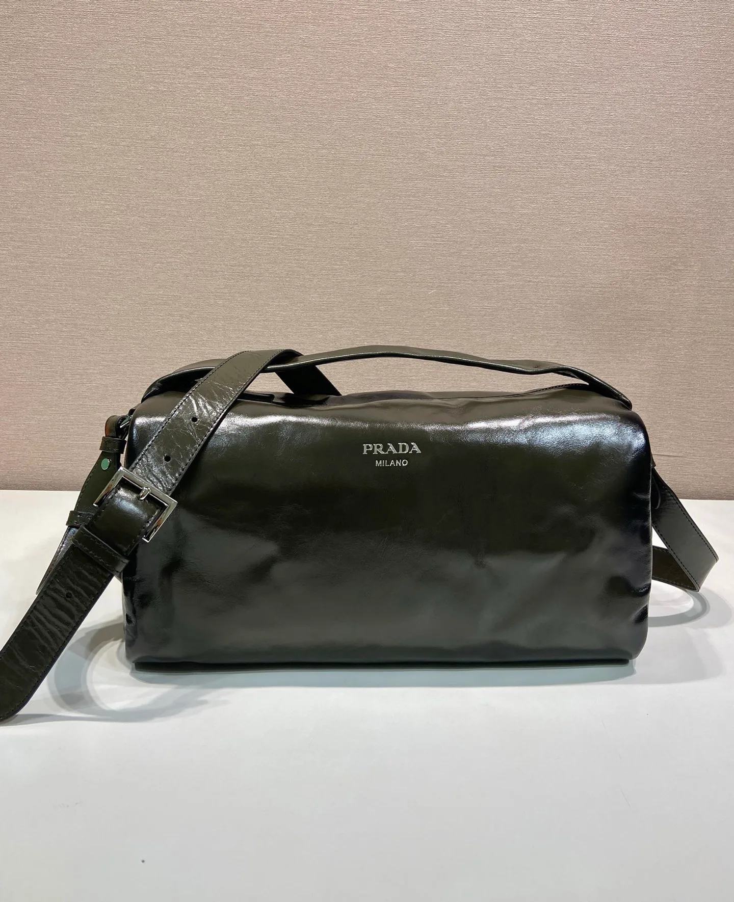 Классические Сумки Женские Prada 12874255
