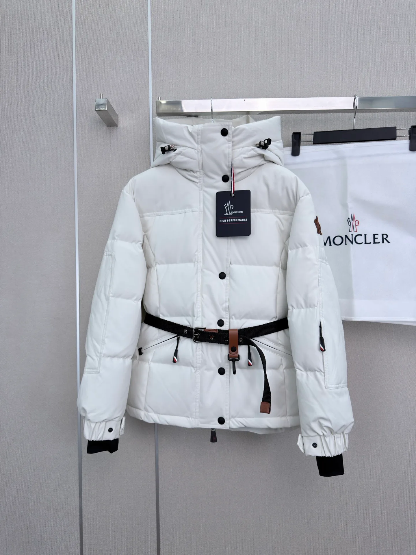 Куртки И Пуховики Женские Moncler 19555754