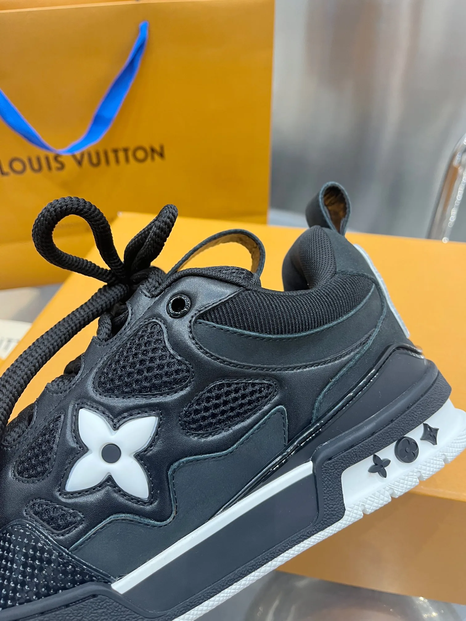 Кроссовки Мужские Louis Vuitton 19073421