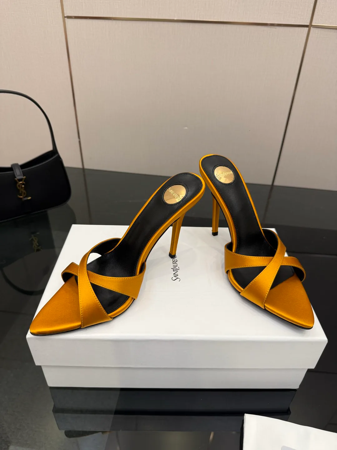 Босоножки Женские Saint Laurent 11409892