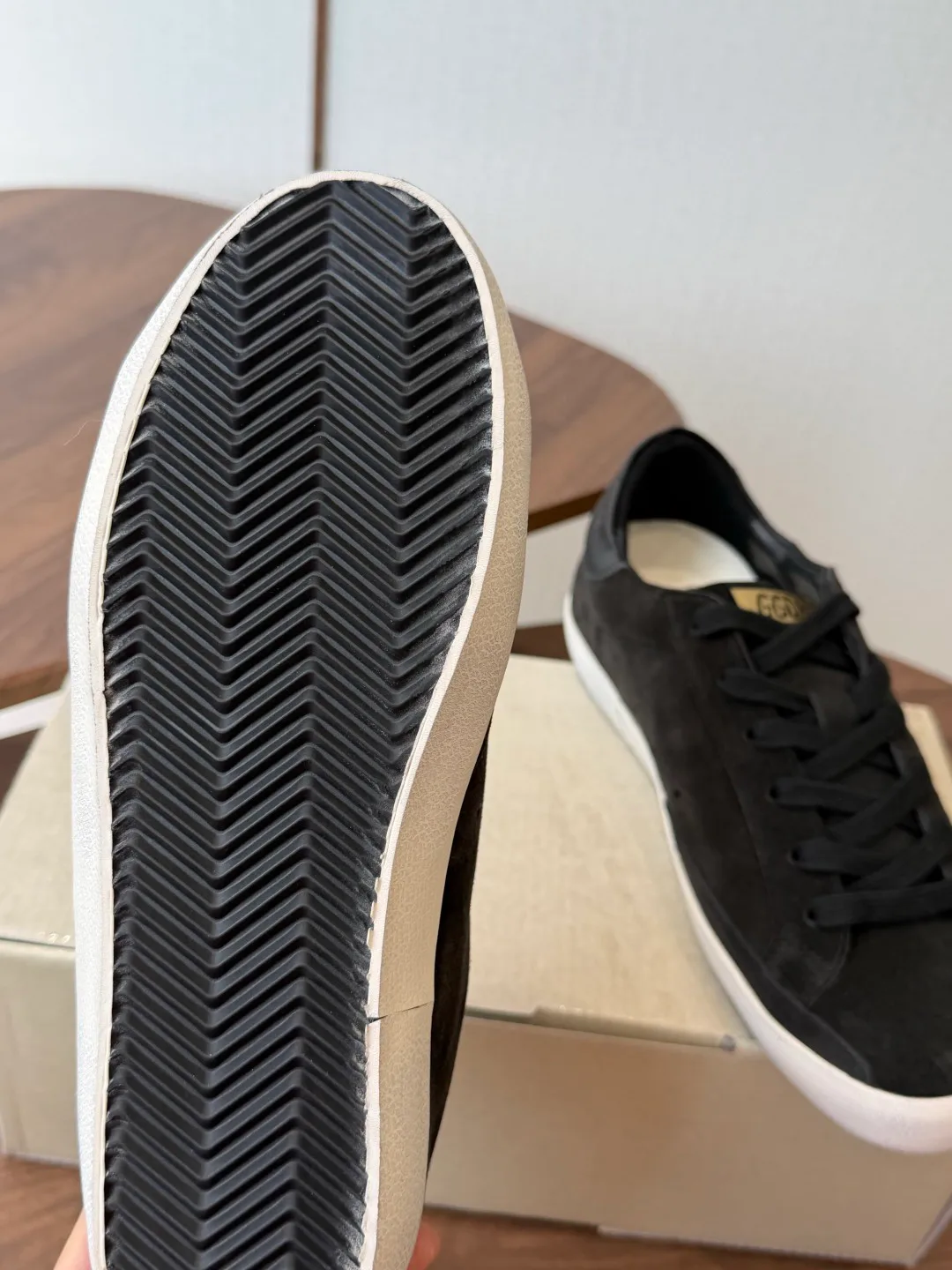 Кроссовки Женские Golden Goose 18146568