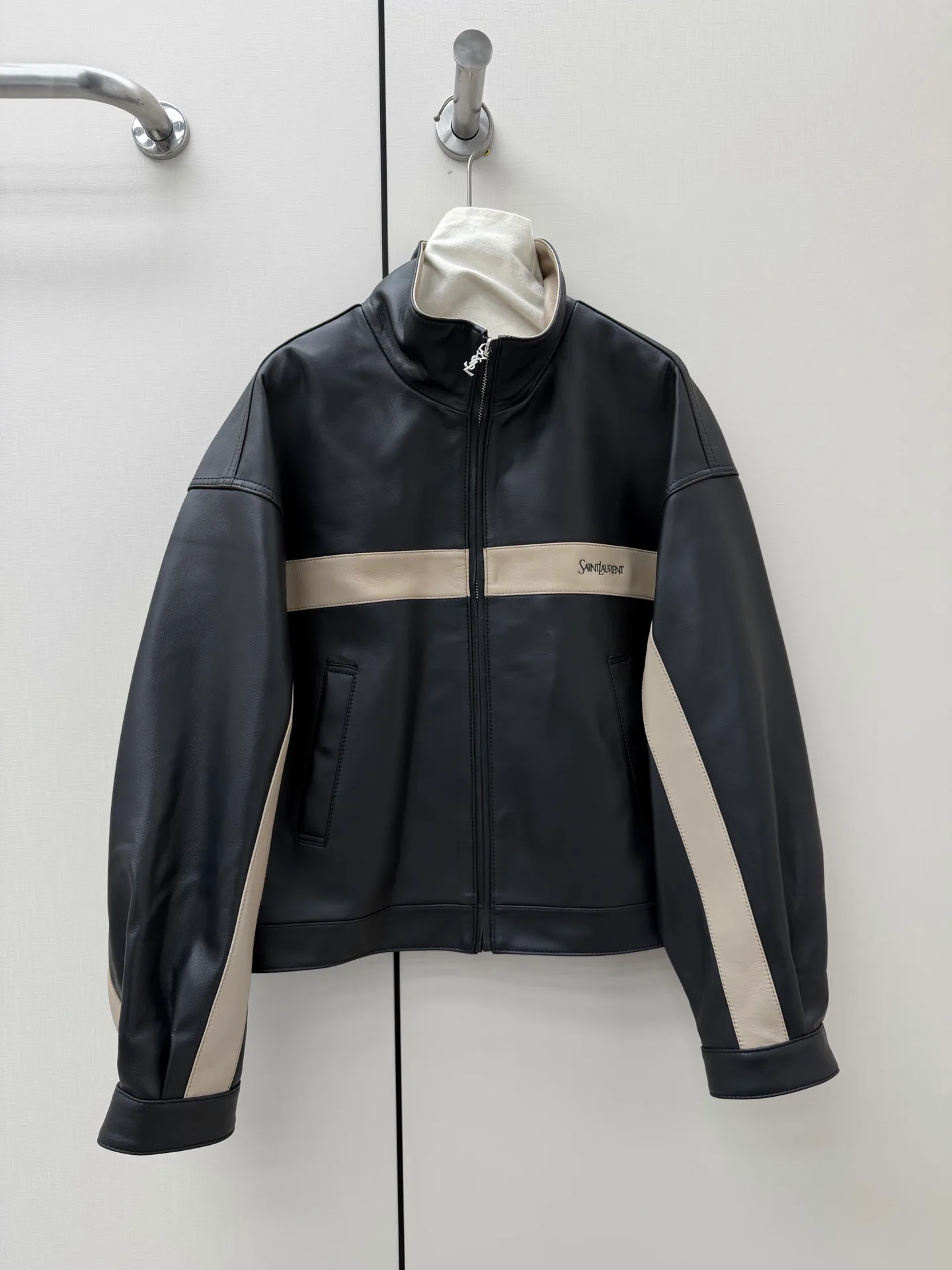 Кожаные Куртки И Дублёнки Женские Saint Laurent 18064830