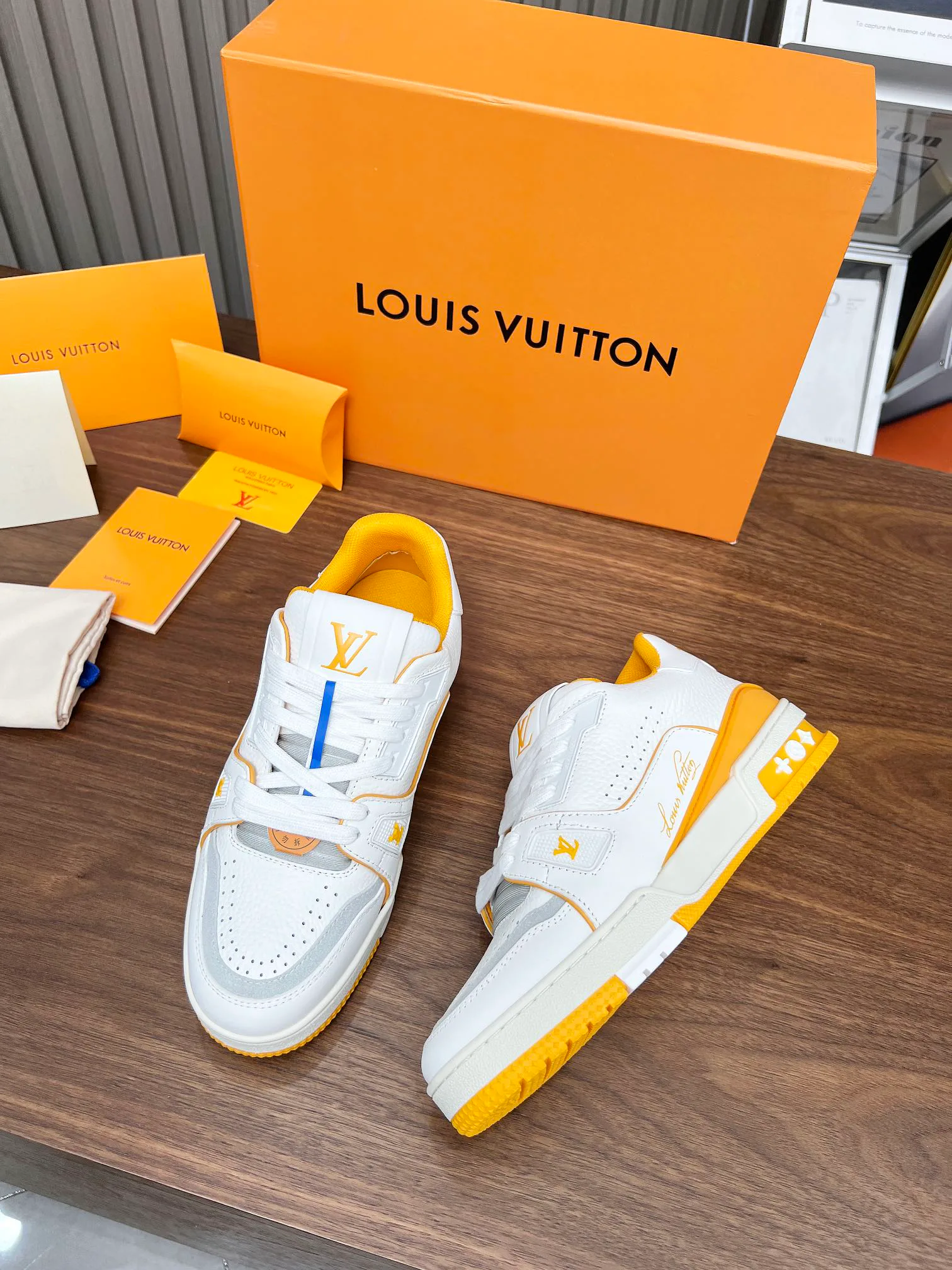 Кроссовки Женские Louis Vuitton 311403