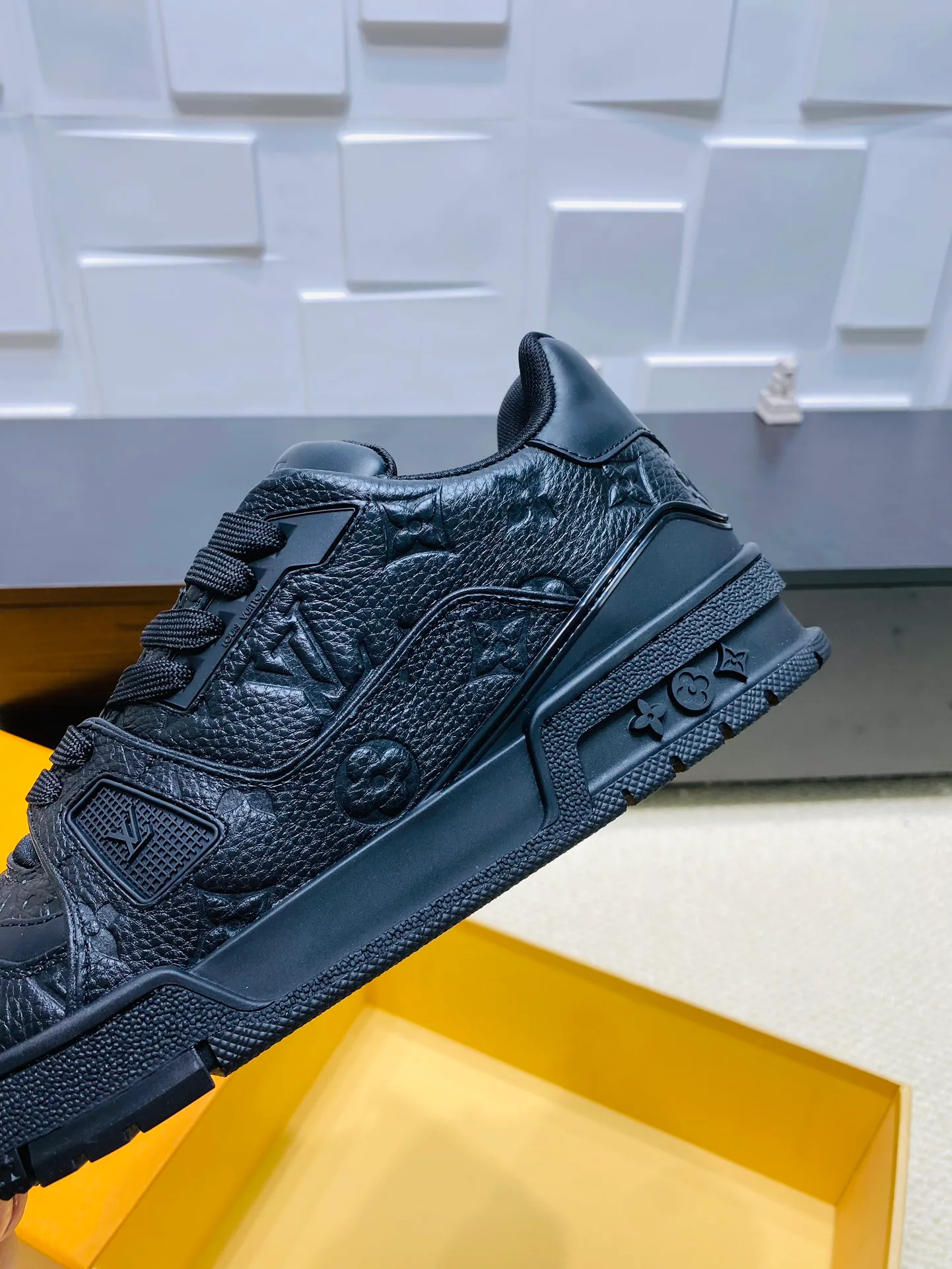 Кроссовки Мужские Louis Vuitton 5058057