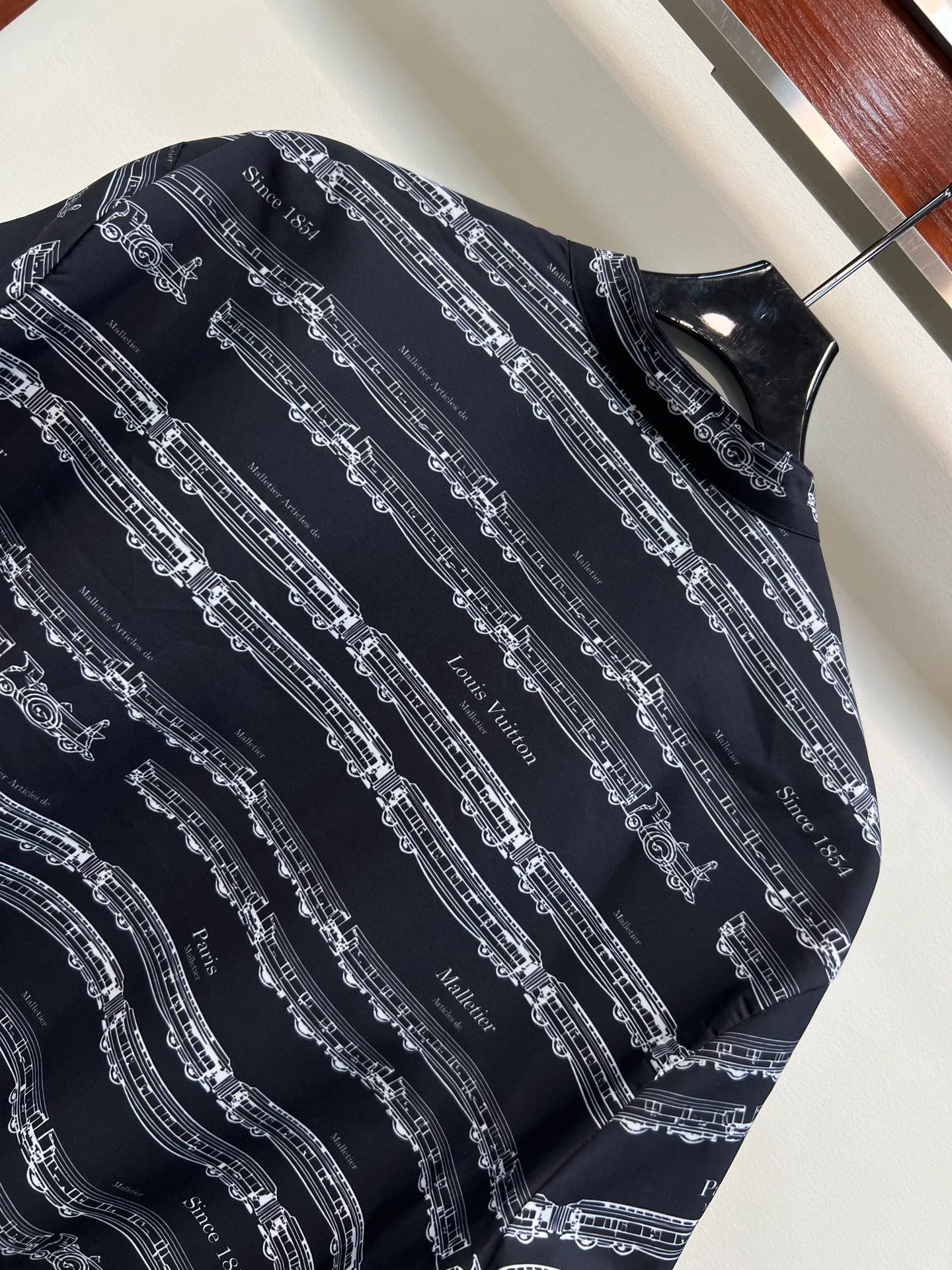 Куртки И Пуховики Женские Louis Vuitton 19260141
