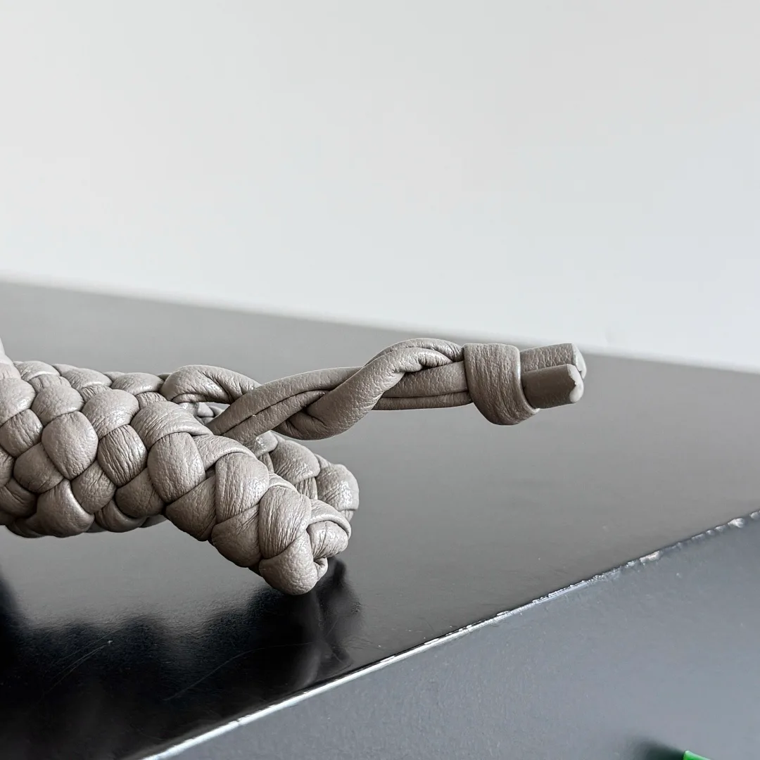 Ключницы Bottega Veneta 546003