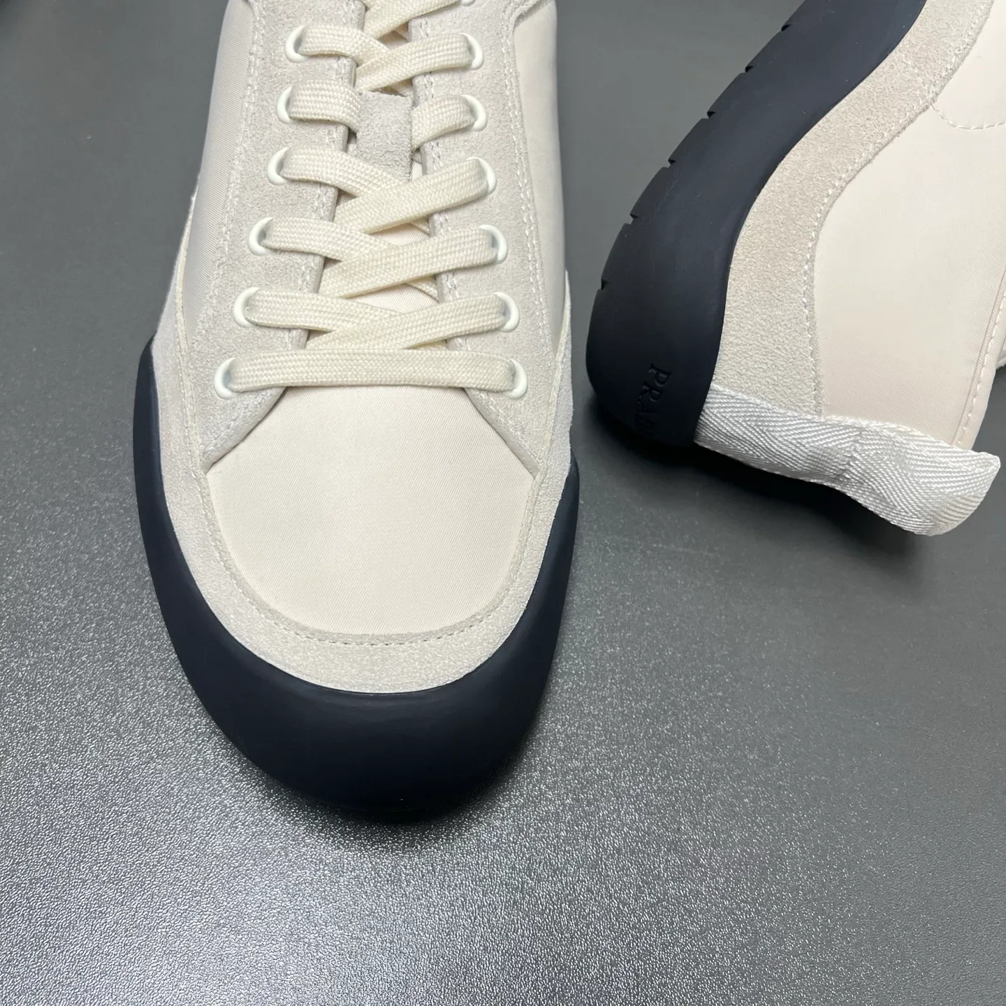 Кроссовки Мужские Prada 13216335