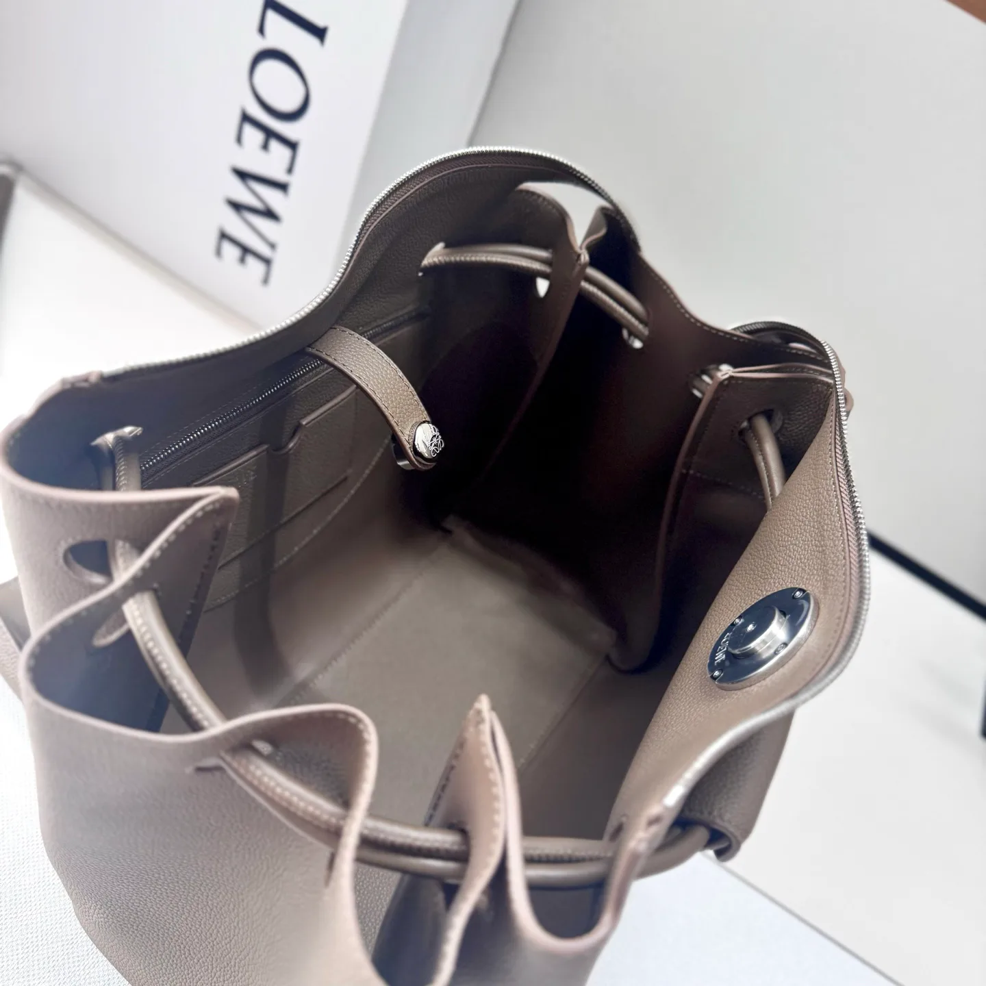 Классические Сумки Женские Loewe 690472