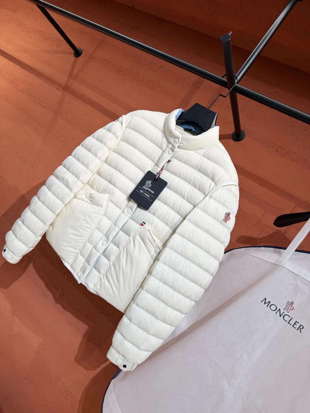 Куртки И Пуховики Женские Moncler 18048160