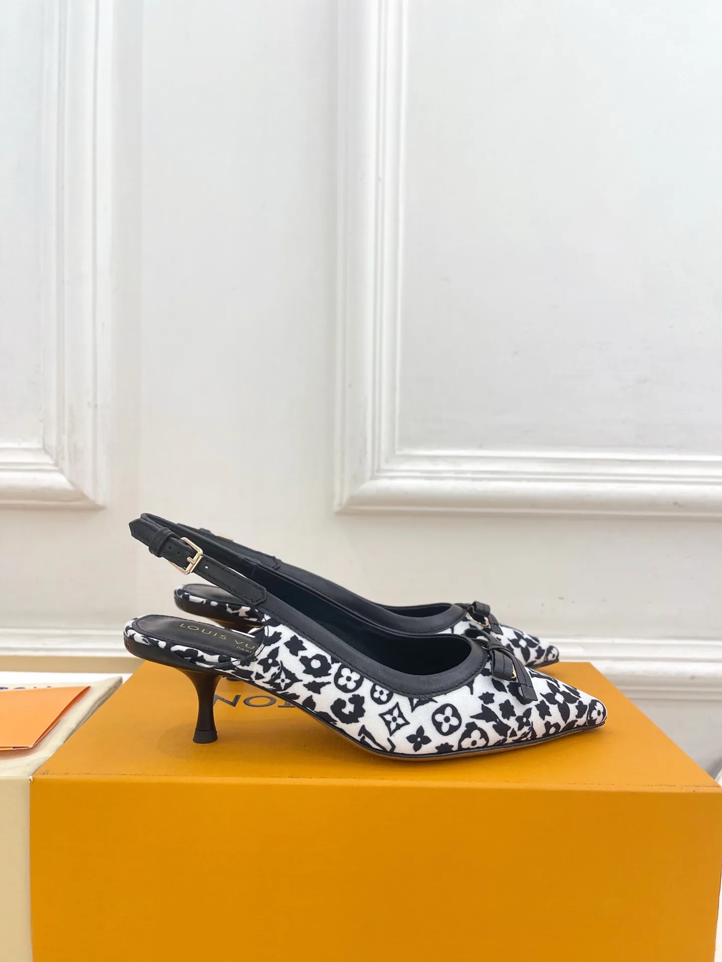 Туфли Женские Louis Vuitton 11840544