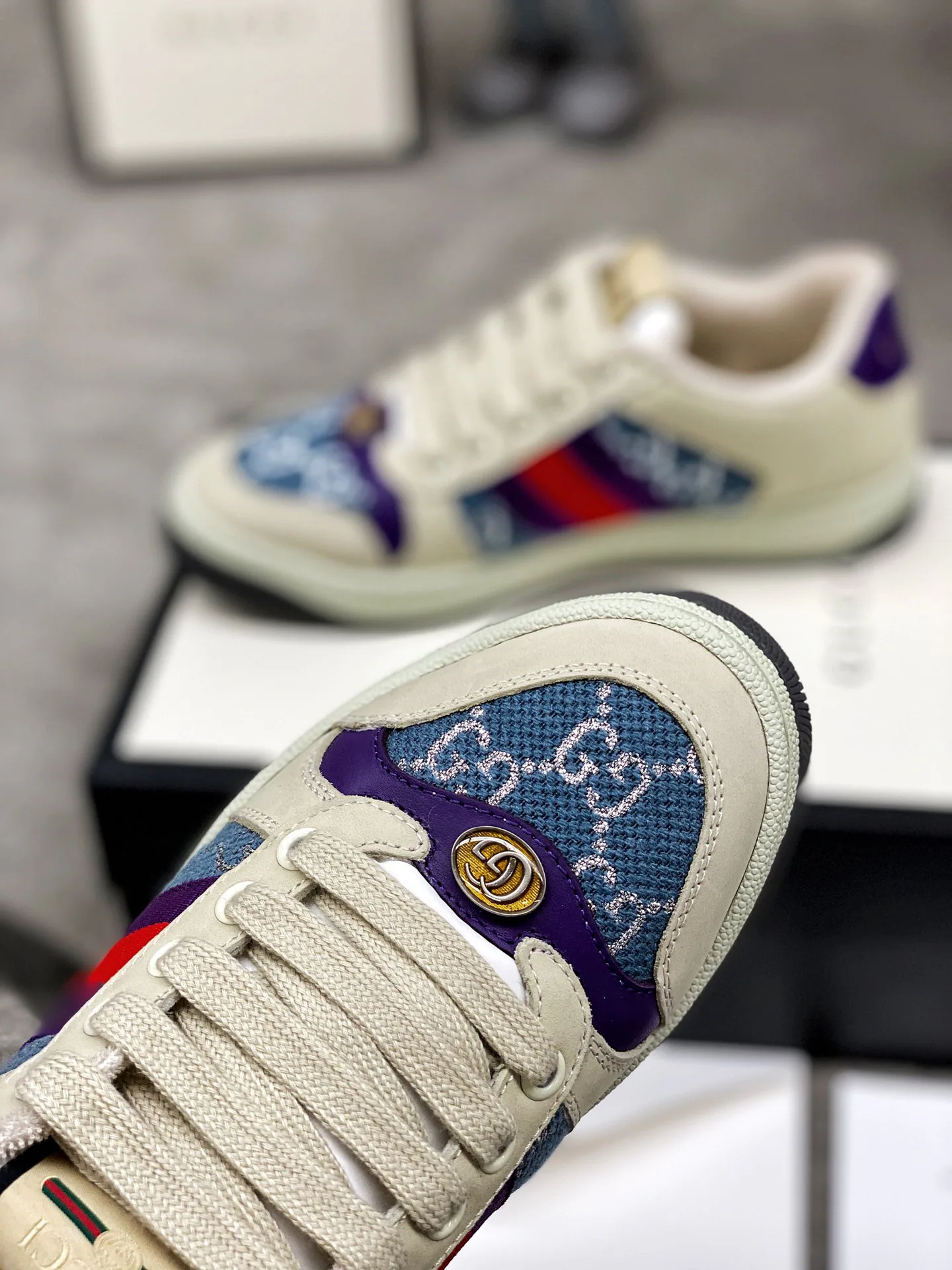 Кроссовки Женские Gucci 945008