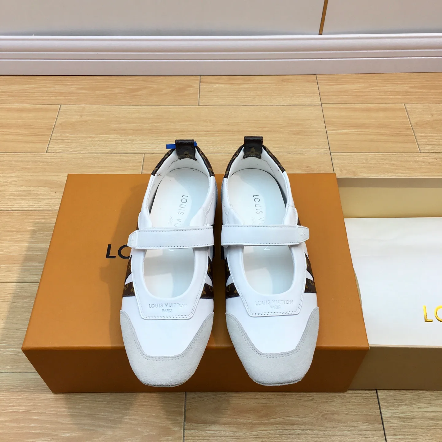 Балетки Женские Louis Vuitton 11410205