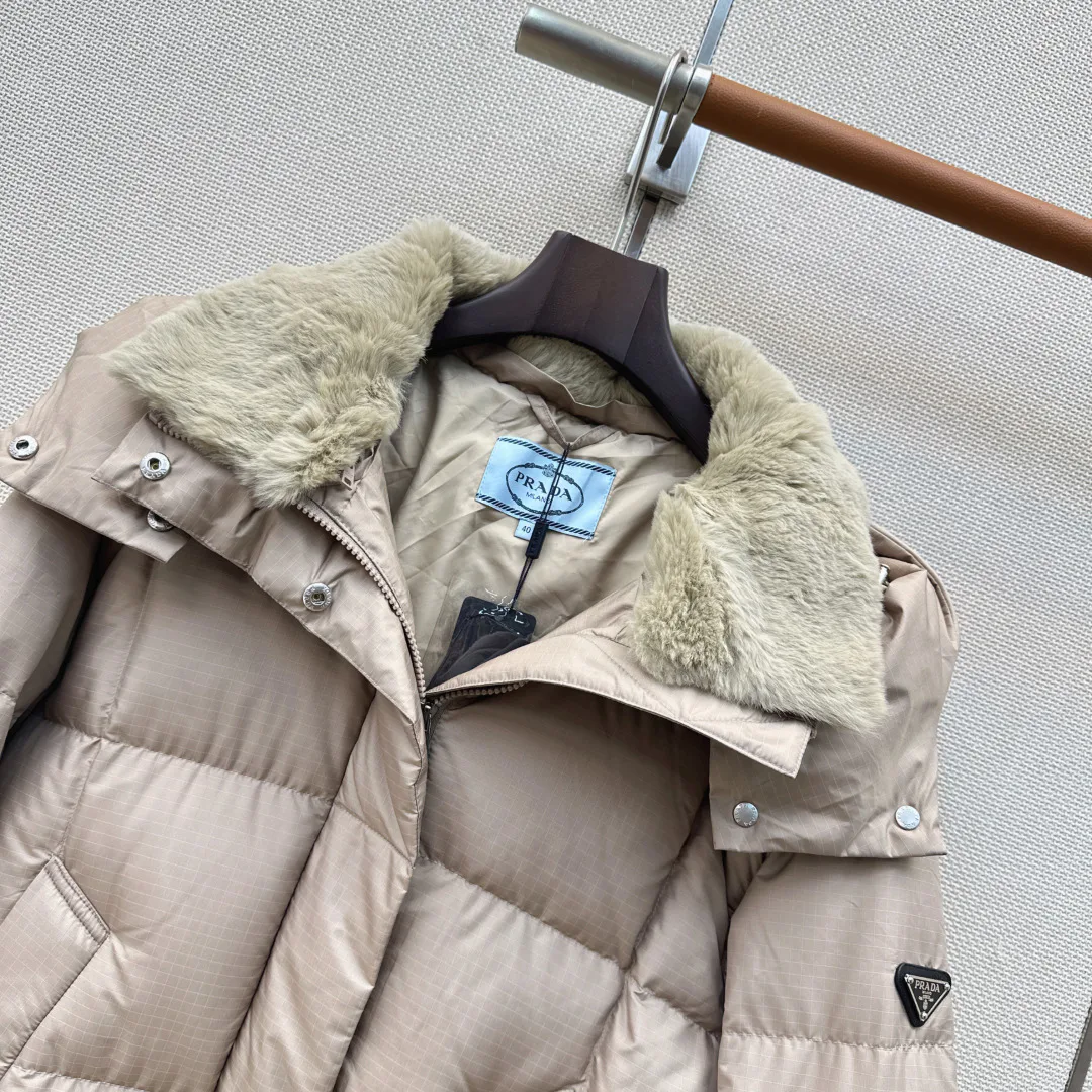 Куртки И Пуховики Женские Prada 18094560