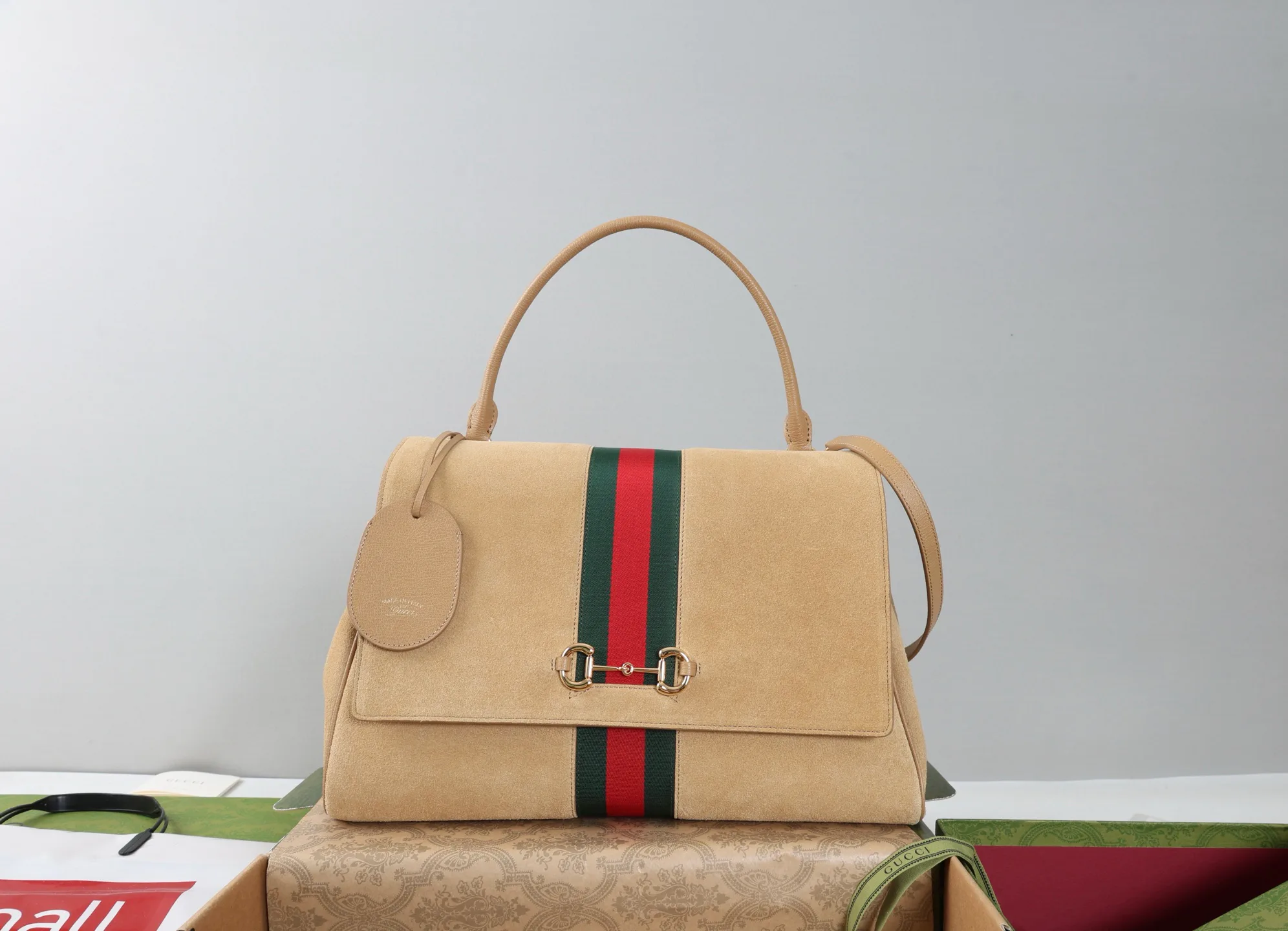 Классические Сумки Женские Gucci 18250562