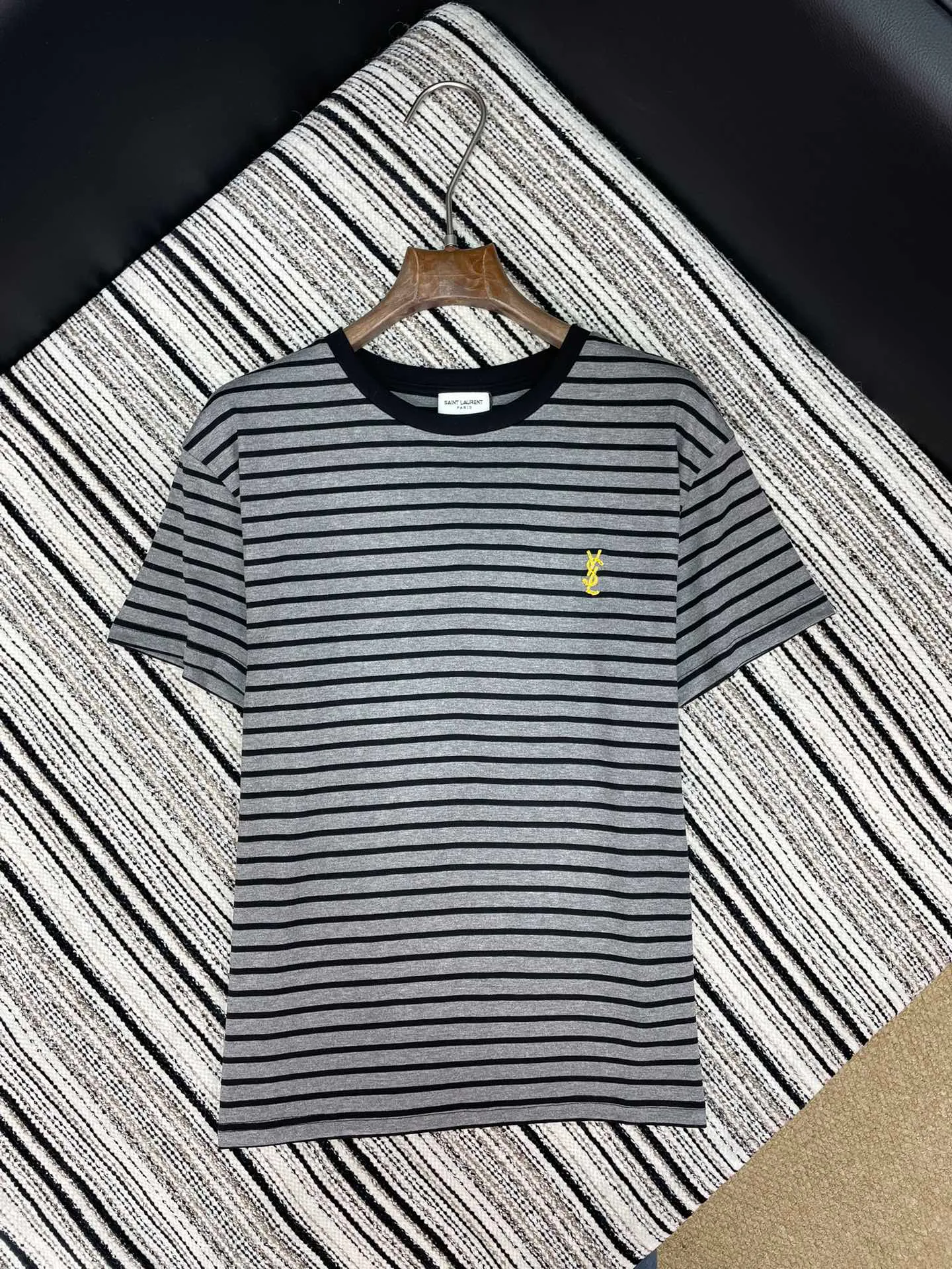 Футболки Женские Saint Laurent 738595