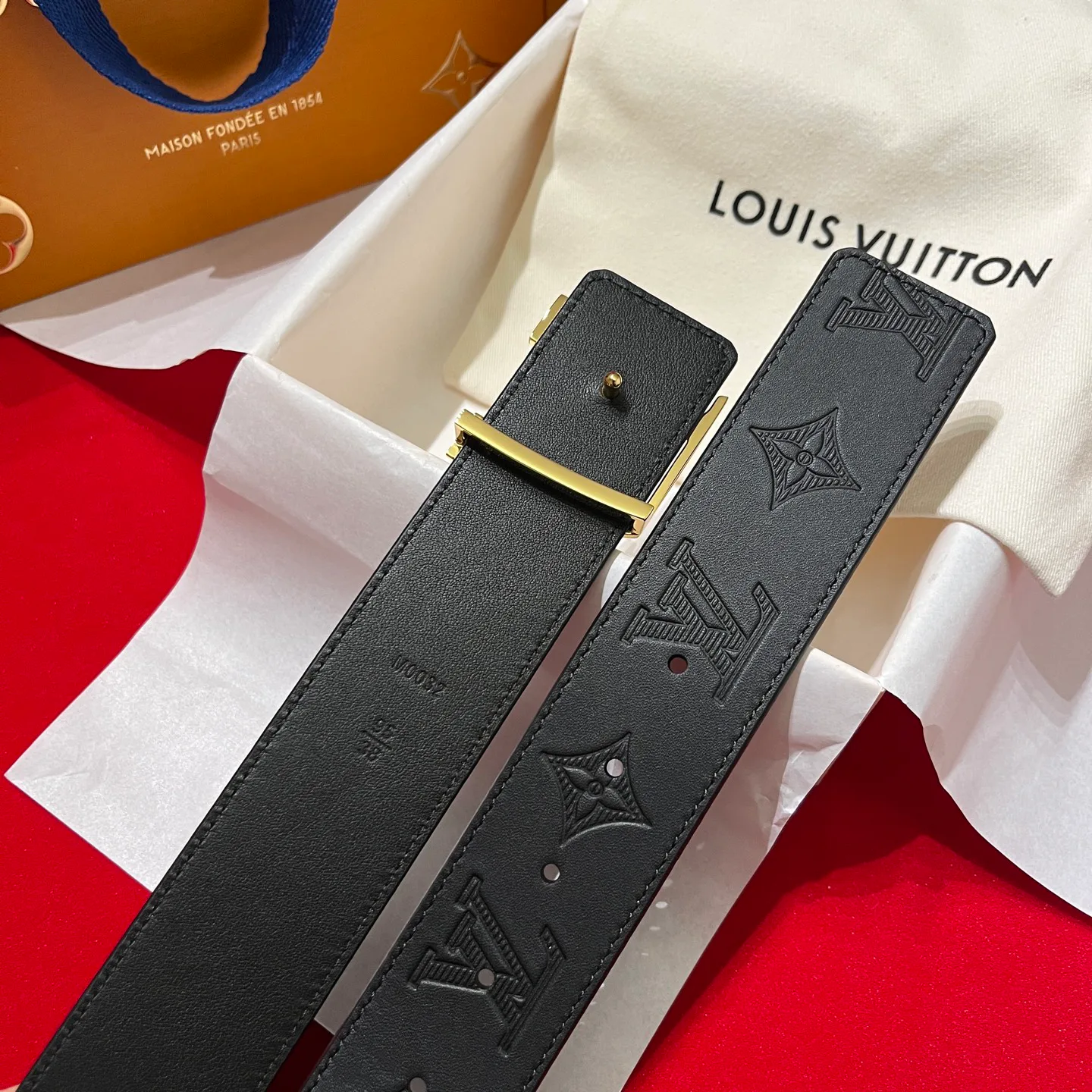 Ремни Louis Vuitton 17645358