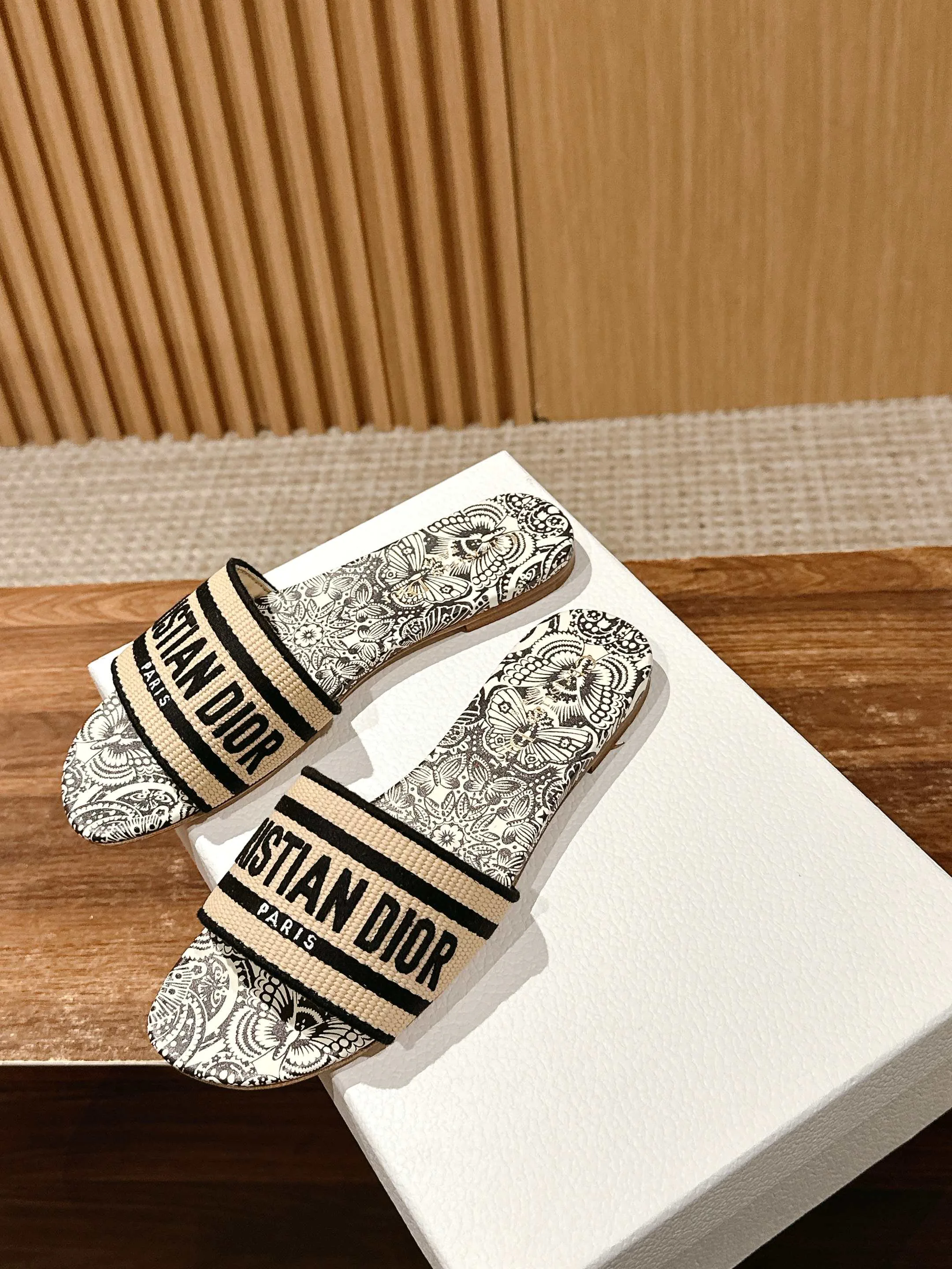 Шлепанцы Женские Christian Dior 11600094