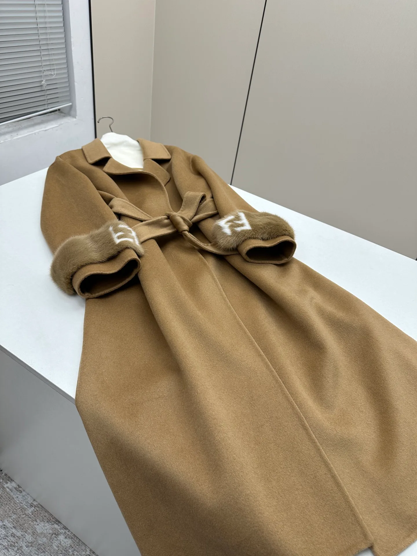 Пальто Женские Fendi 19484429
