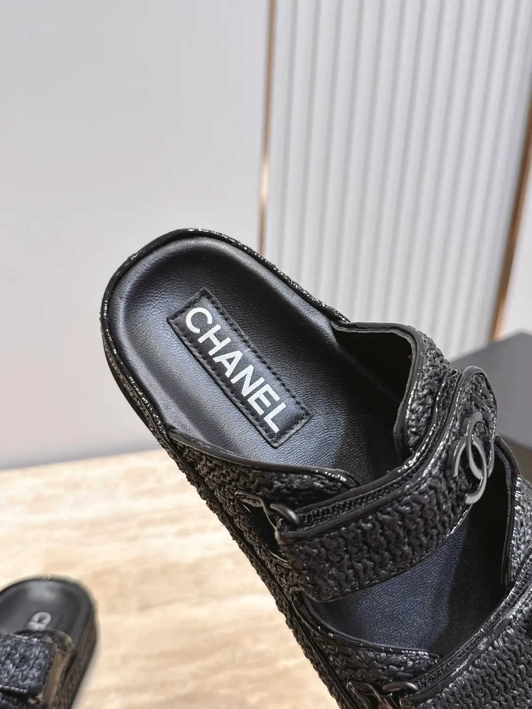 Шлепанцы Женские Chanel 17336038