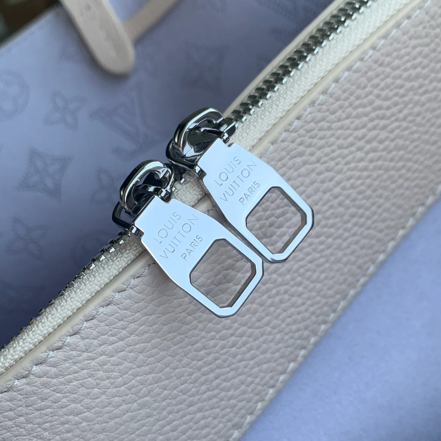 Классические Сумки Женские Louis Vuitton 18147476